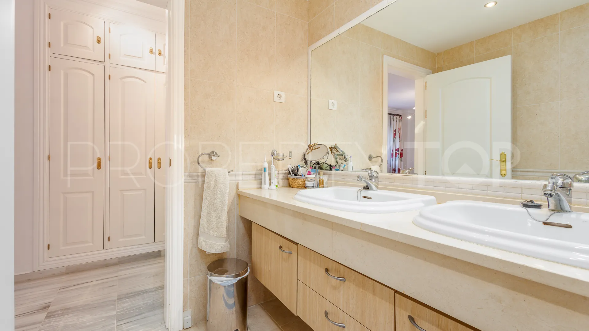 Buy ground floor apartment in Alhaurin Golf with 3 bedrooms
