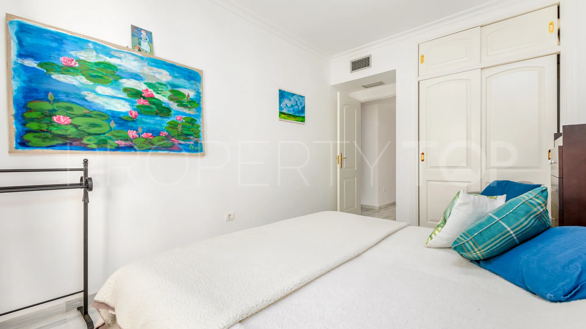 Buy ground floor apartment in Alhaurin Golf with 3 bedrooms
