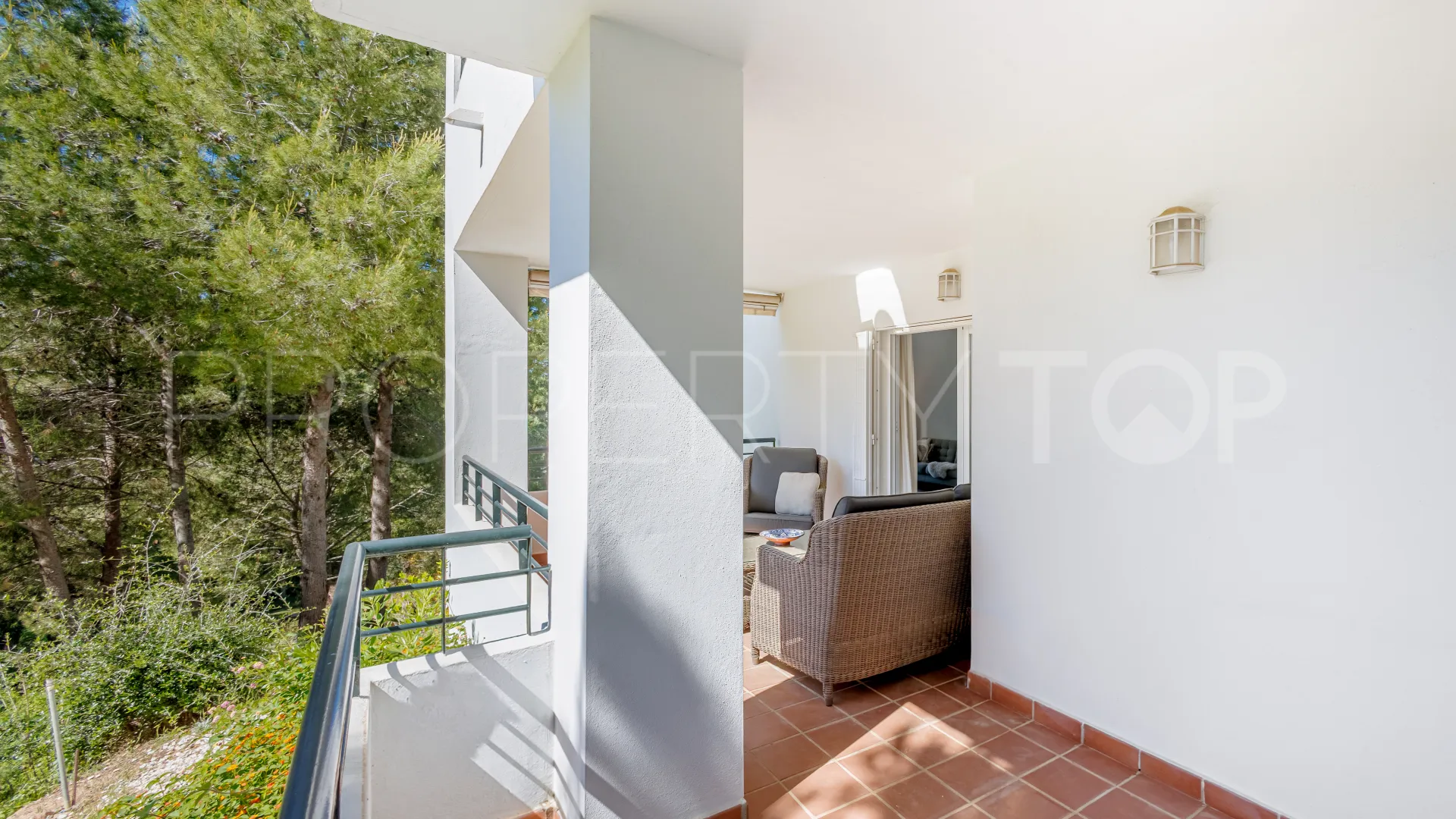 Buy ground floor apartment in Alhaurin Golf with 3 bedrooms