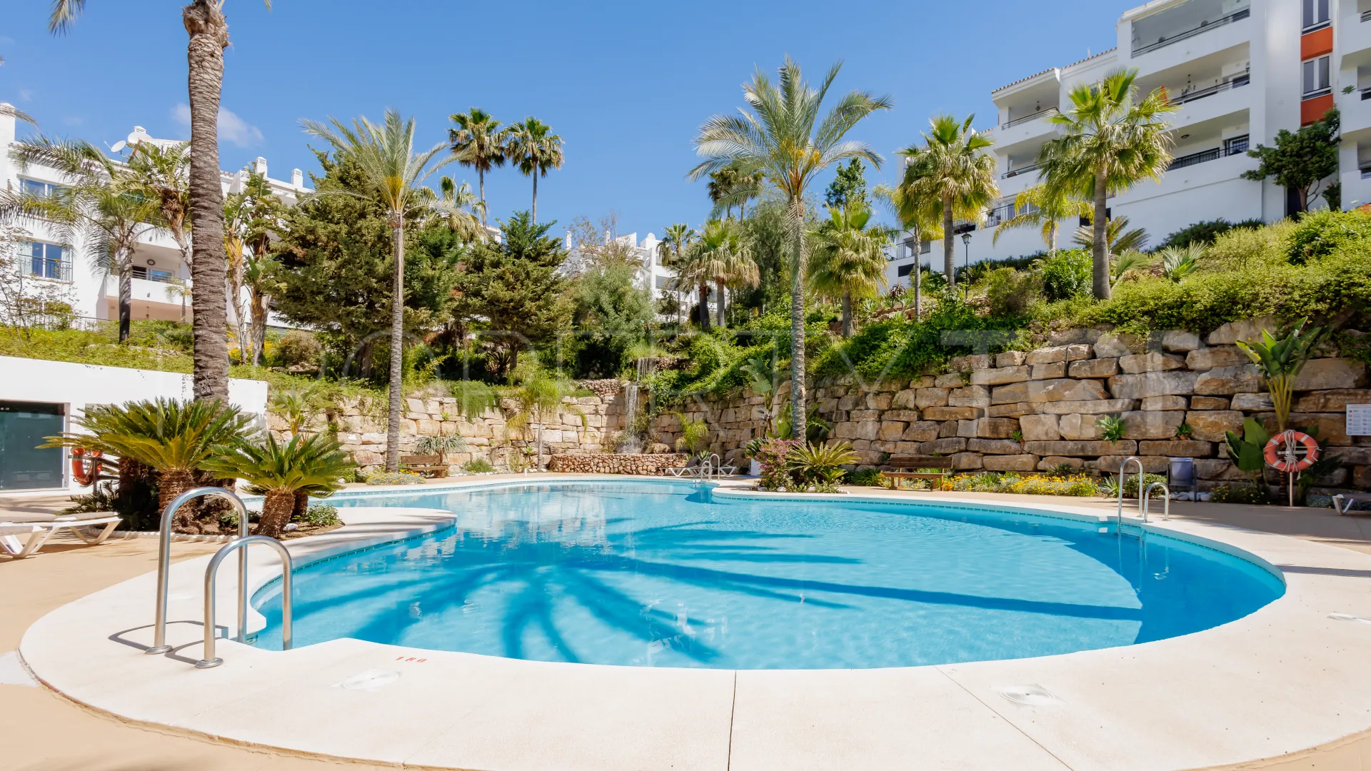 Buy ground floor apartment in Alhaurin Golf with 3 bedrooms