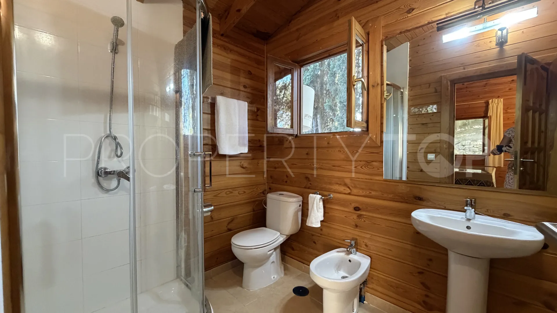 For sale house in Calahonda with 7 bedrooms