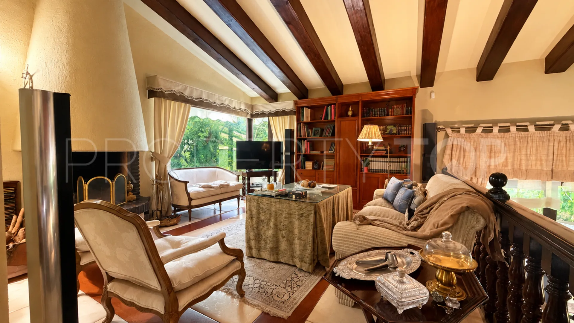 For sale house in Calahonda with 7 bedrooms