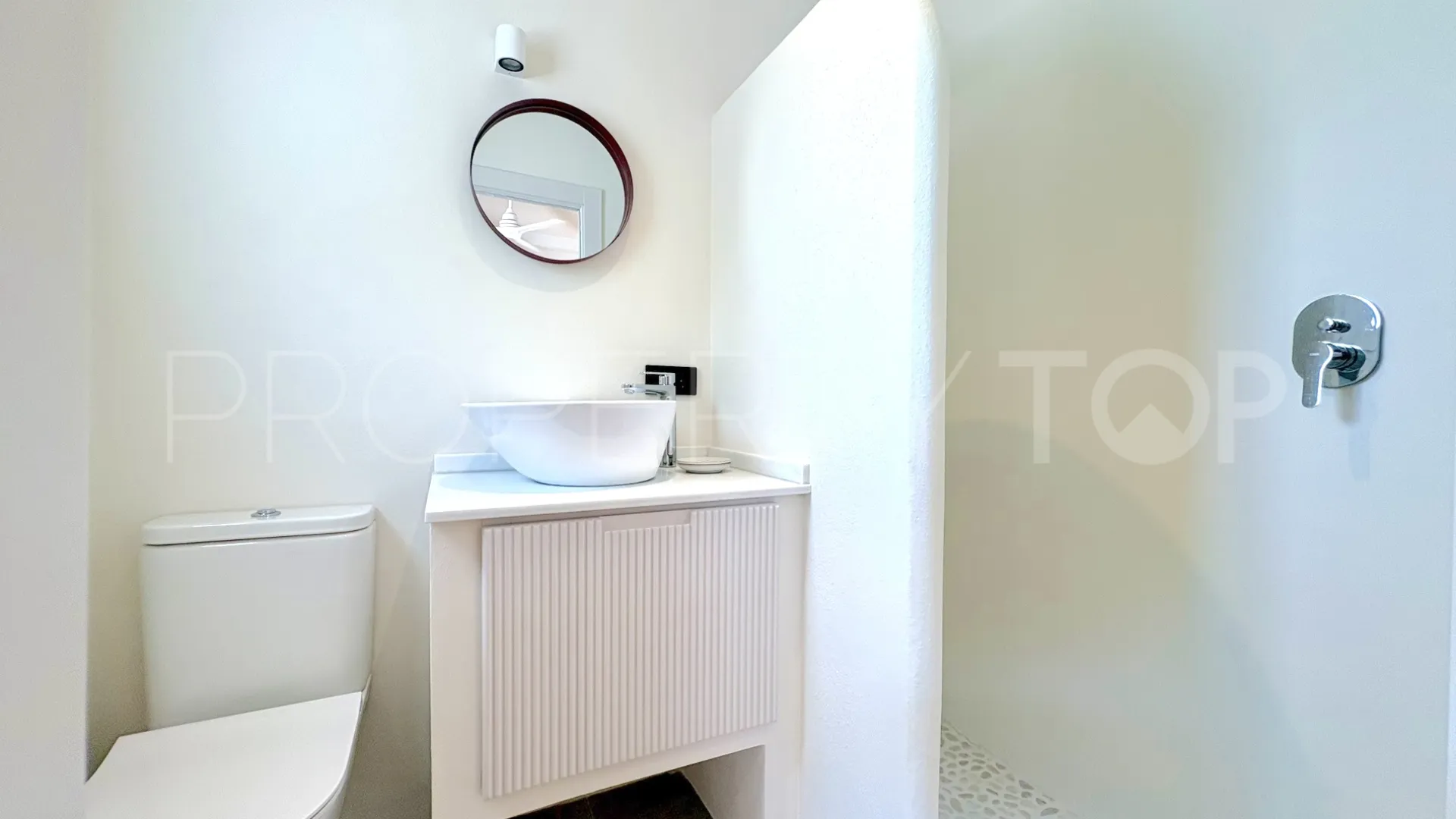 Buy 2 bedrooms apartment in Benalmadena Costa