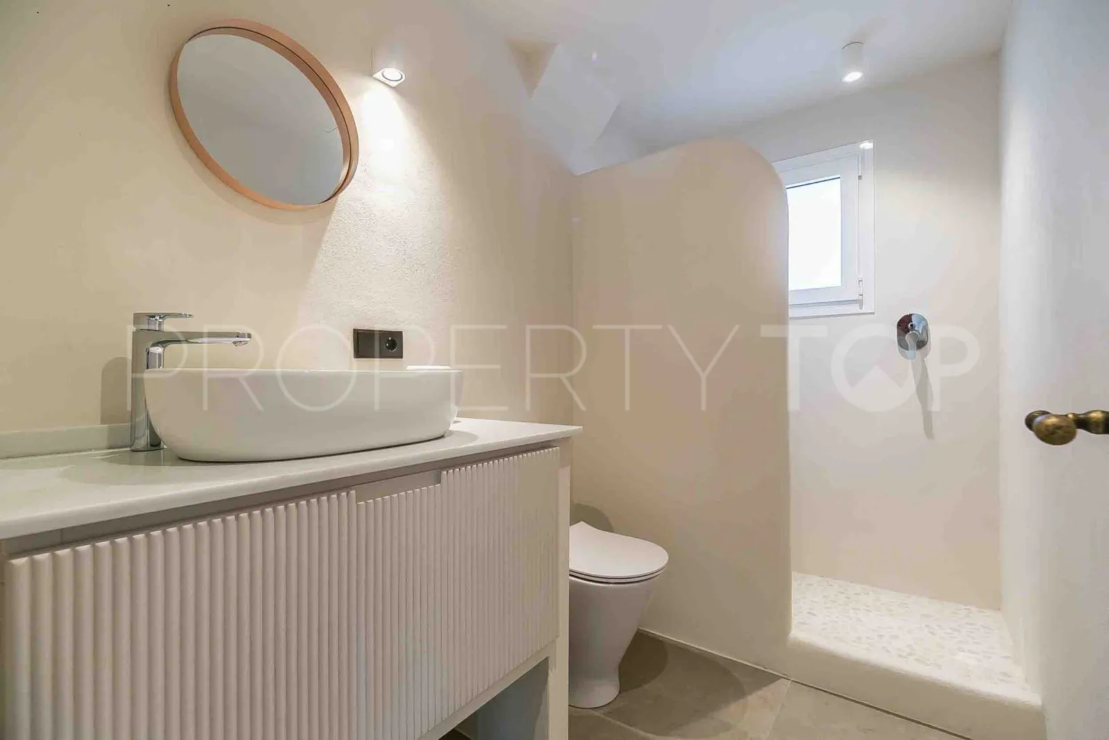 Buy 2 bedrooms apartment in Benalmadena Costa