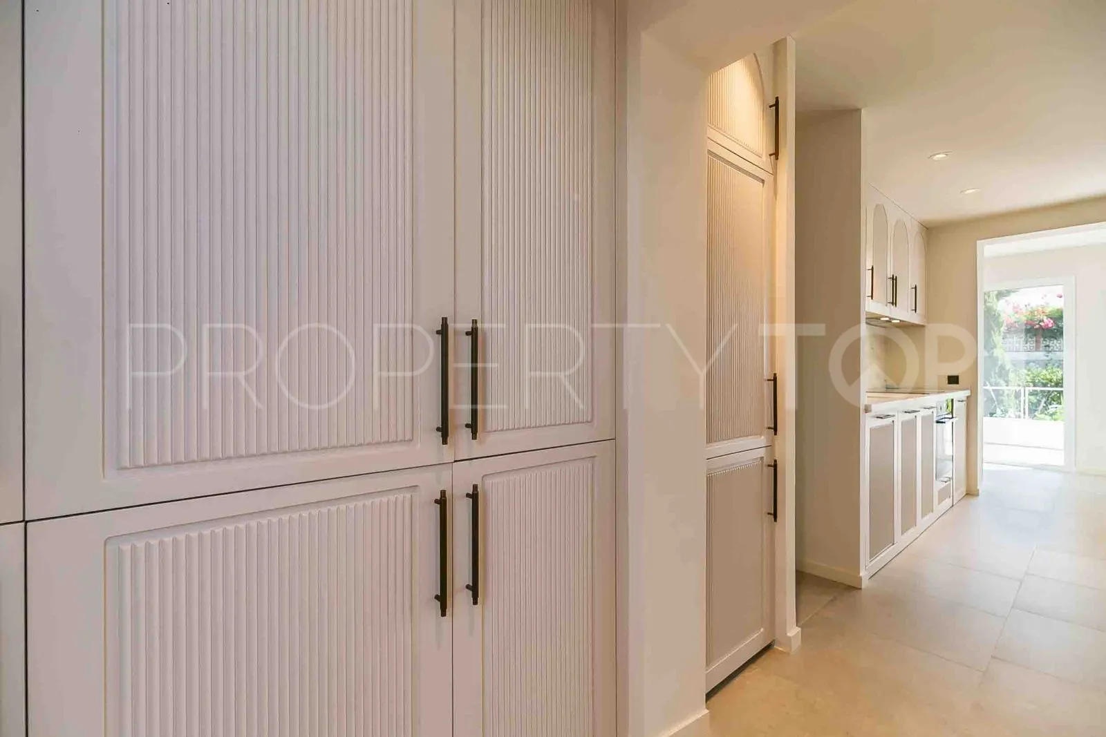 Buy 2 bedrooms apartment in Benalmadena Costa