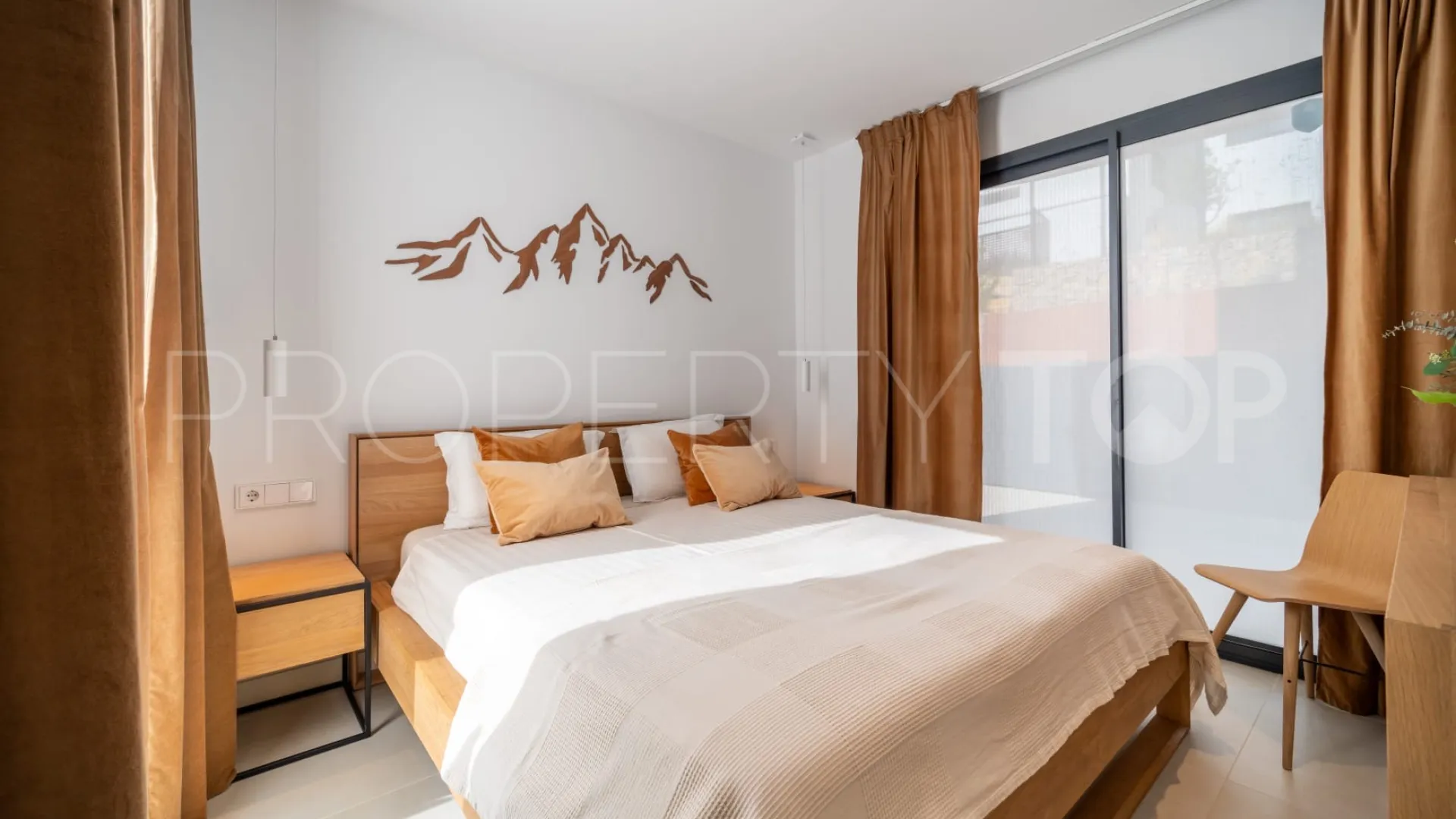 Apartamento planta baja en venta en El Higueron con 3 dormitorios