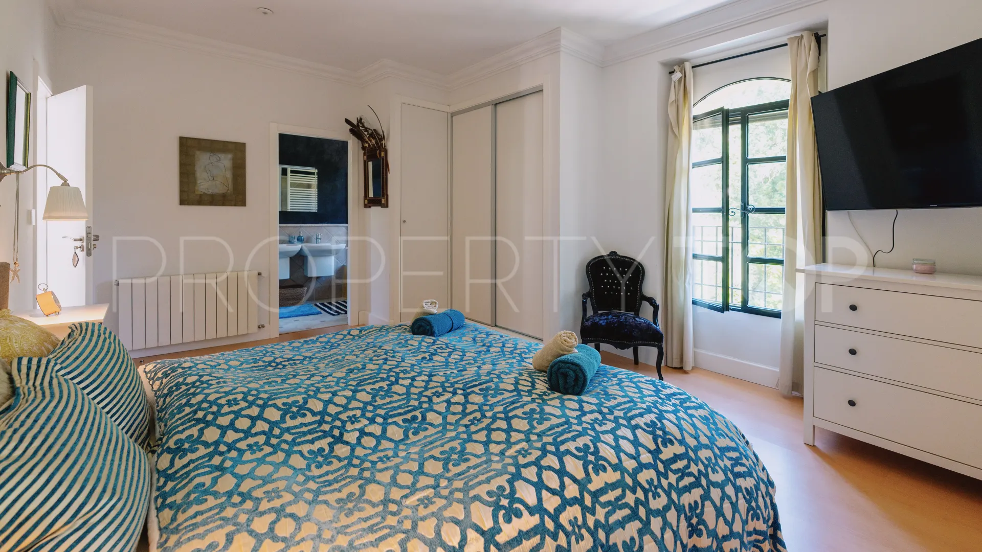 Setenil de las Bodegas, finca con 6 dormitorios en venta