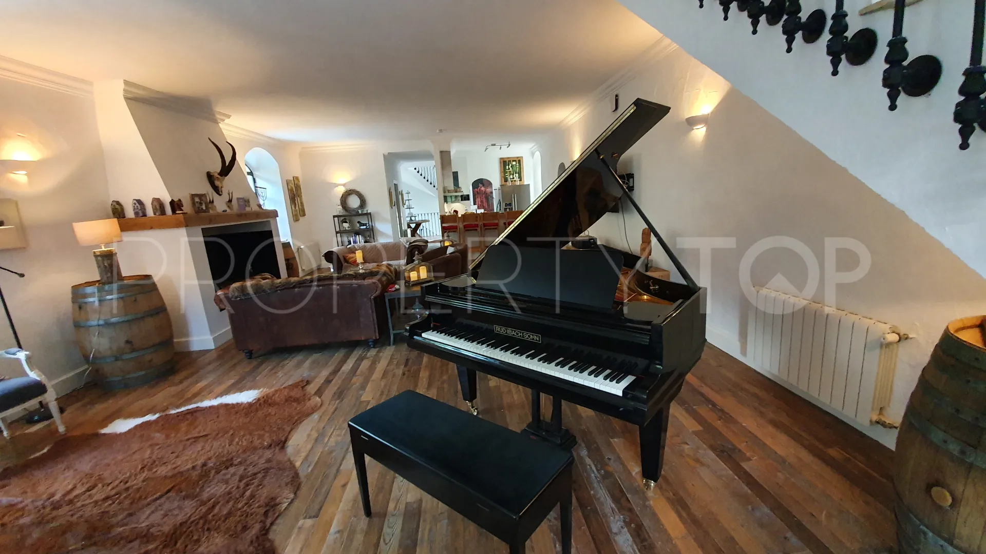 Setenil de las Bodegas, finca con 6 dormitorios en venta