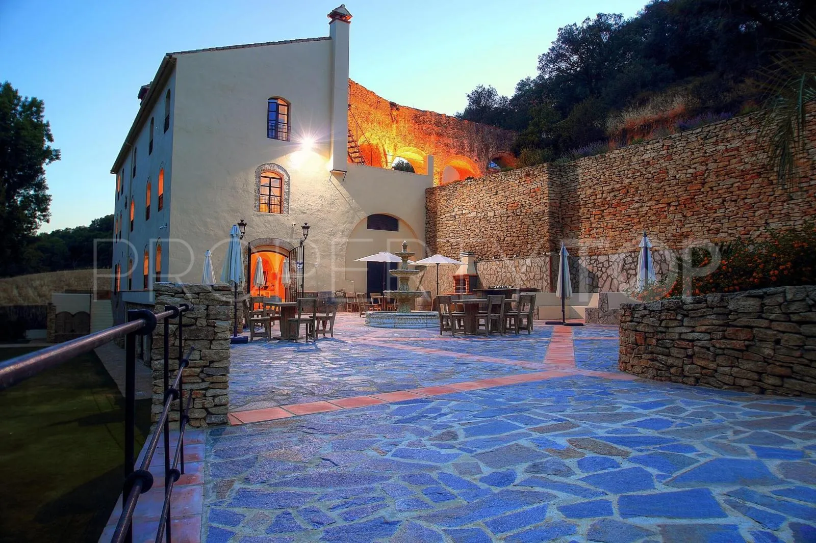 Setenil de las Bodegas, finca con 6 dormitorios en venta
