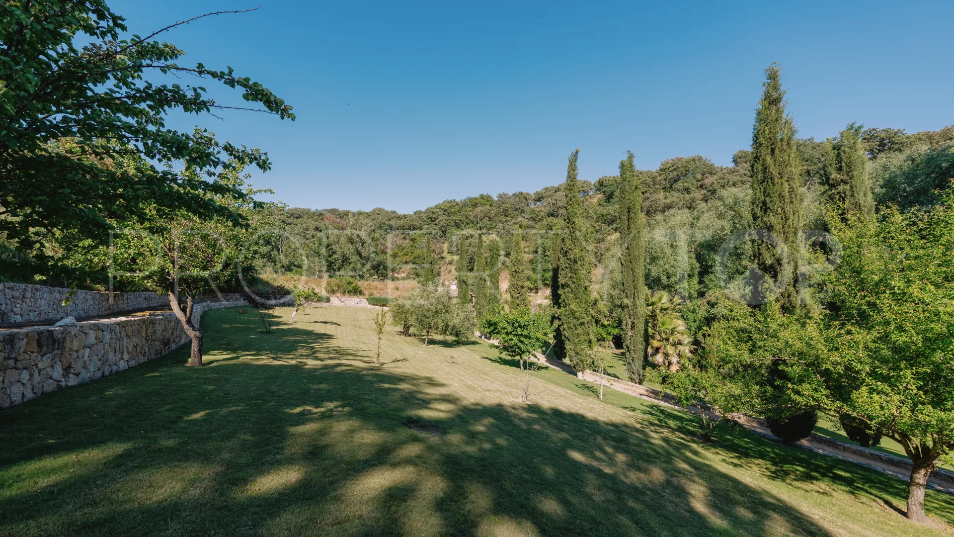Setenil de las Bodegas, finca con 6 dormitorios en venta