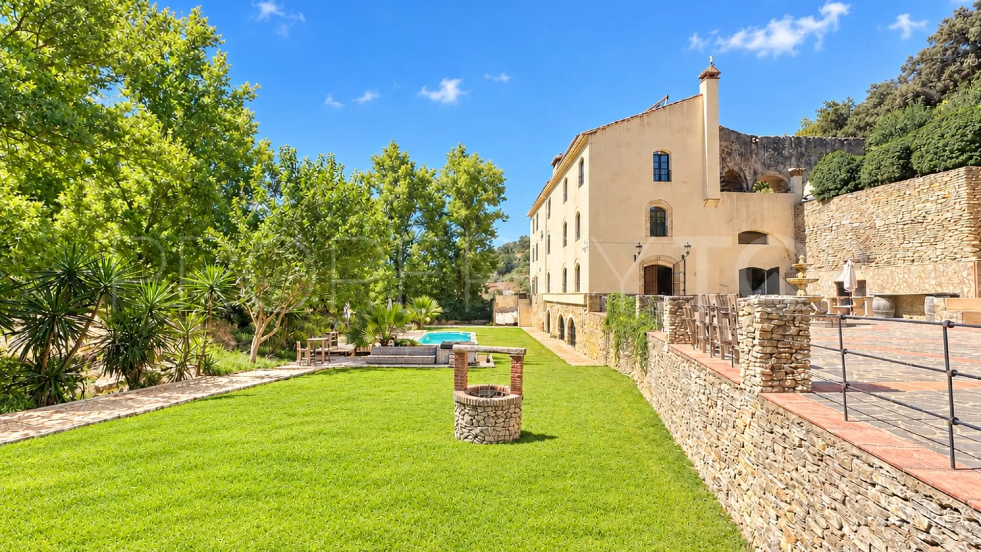 Setenil de las Bodegas, finca con 6 dormitorios en venta