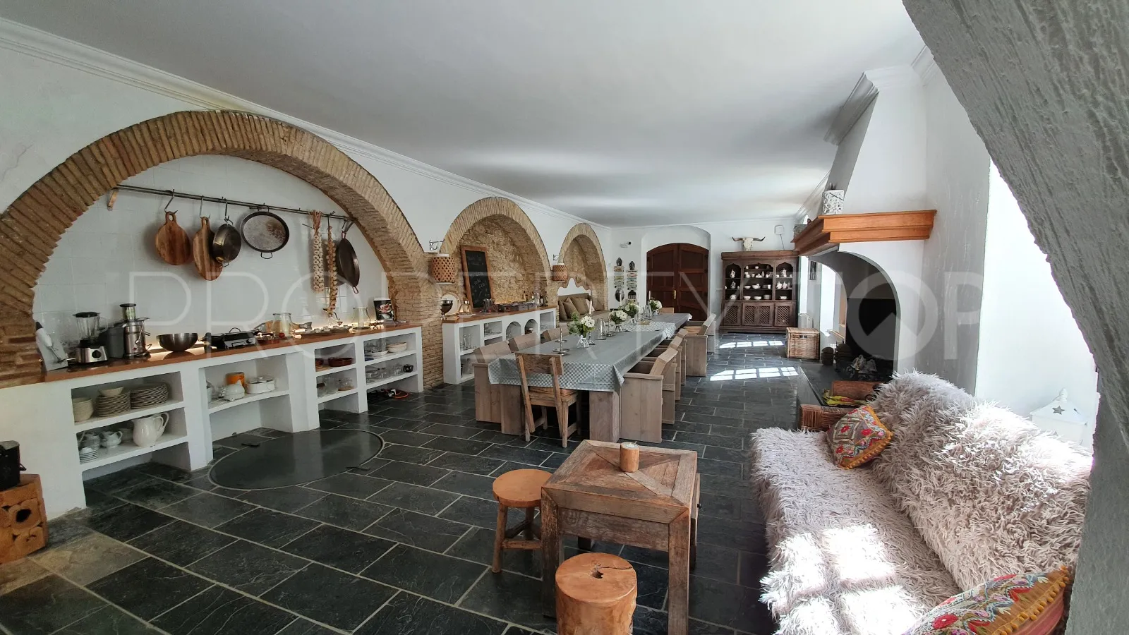 Setenil de las Bodegas, finca con 6 dormitorios en venta