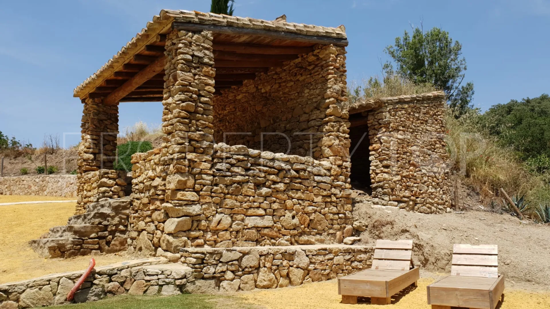 Setenil de las Bodegas, finca con 6 dormitorios en venta