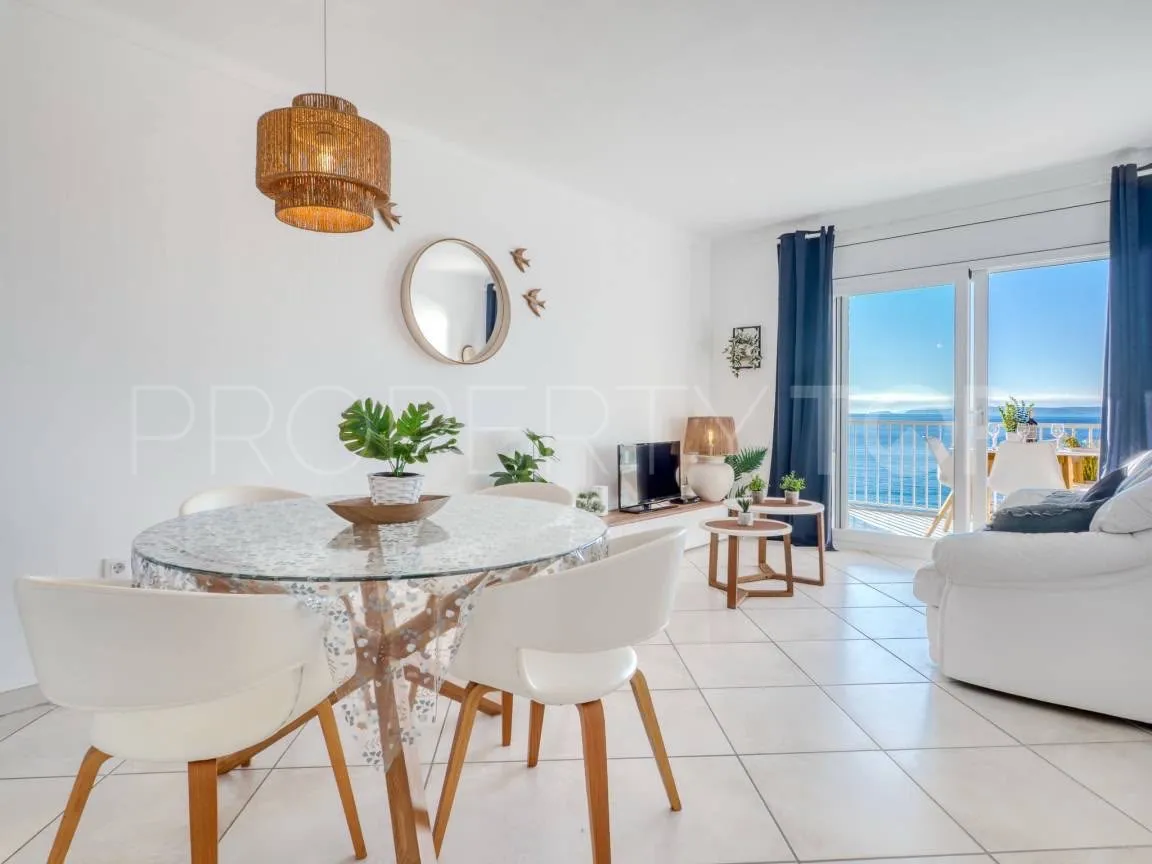 Comprar apartamento de 2 dormitorios en Roses