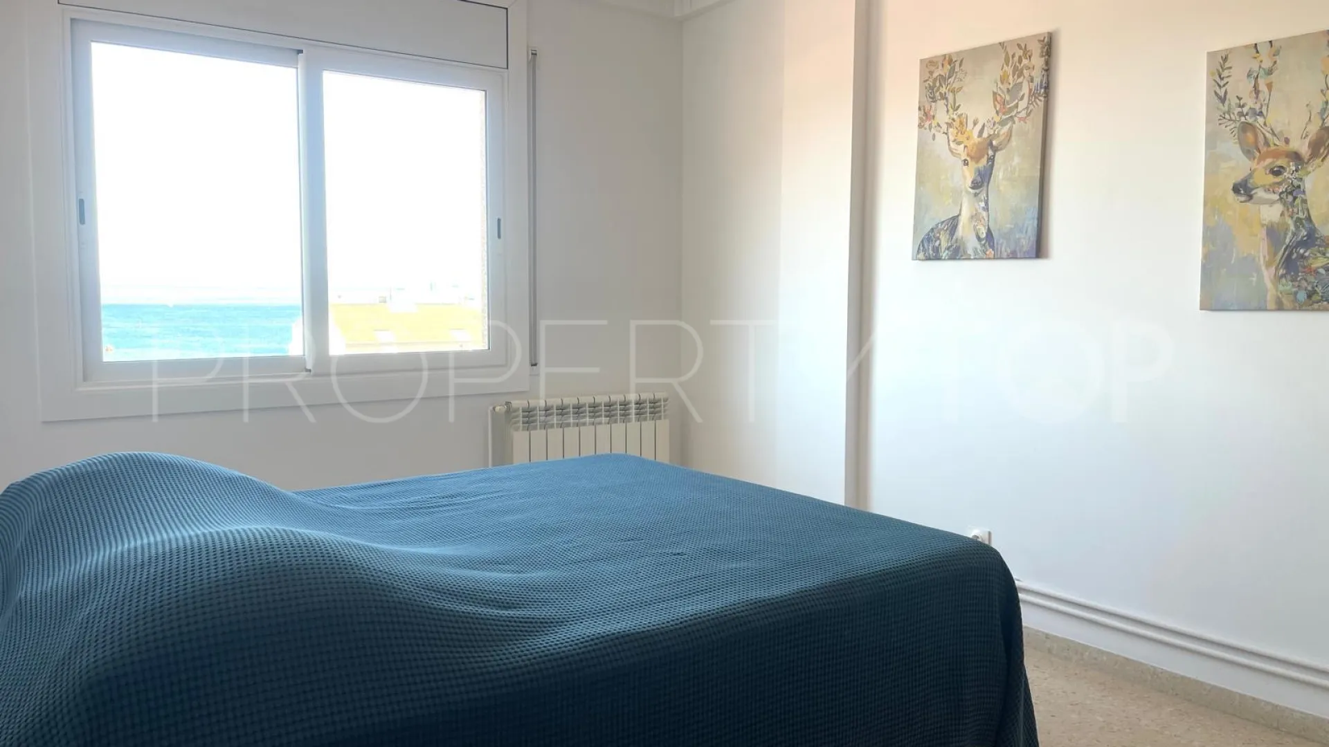 Se vende apartamento con 4 dormitorios en Roses