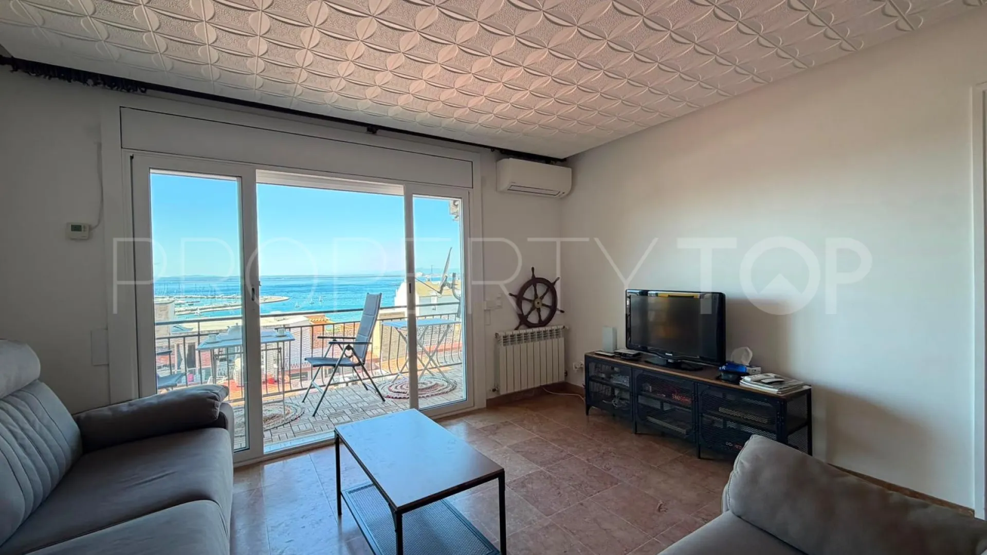 Se vende apartamento con 4 dormitorios en Roses