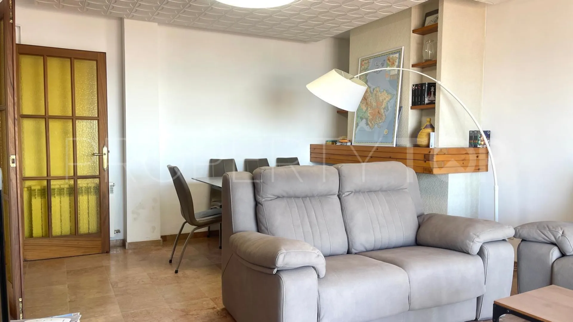 Se vende apartamento con 4 dormitorios en Roses