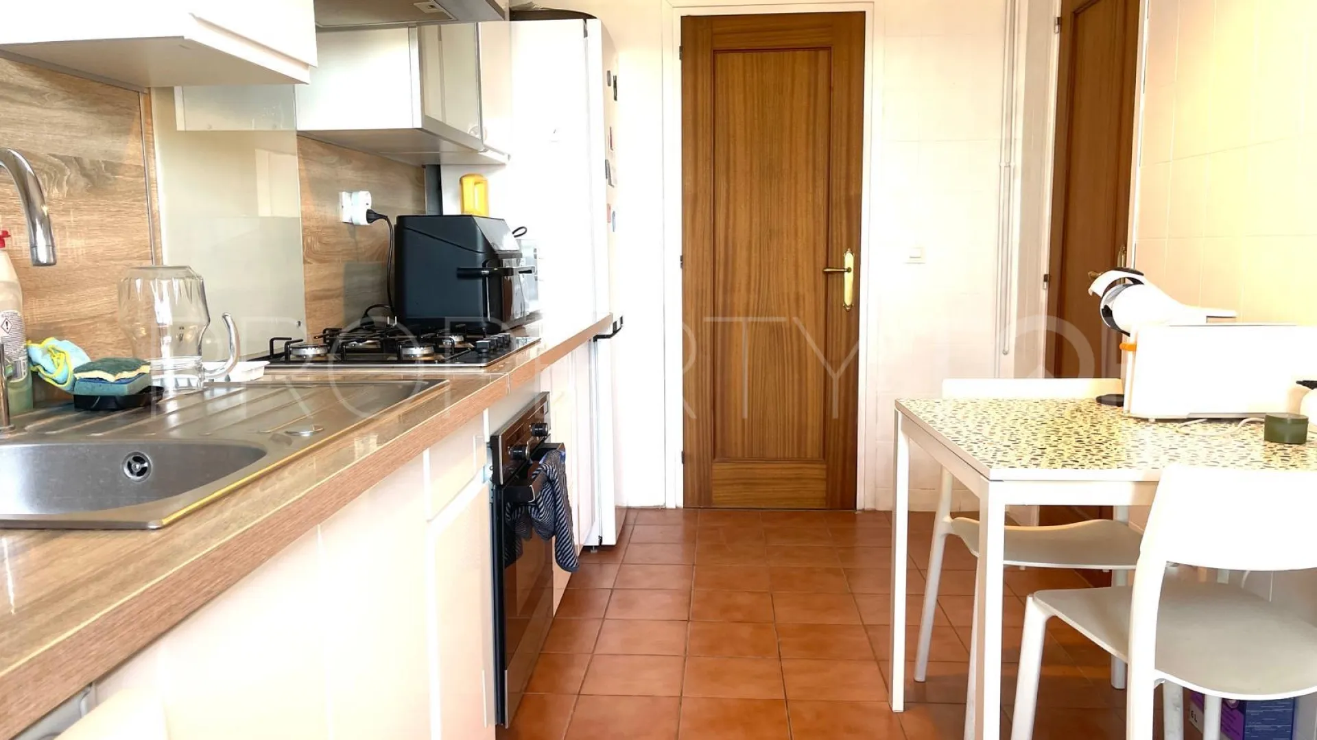 Se vende apartamento con 4 dormitorios en Roses