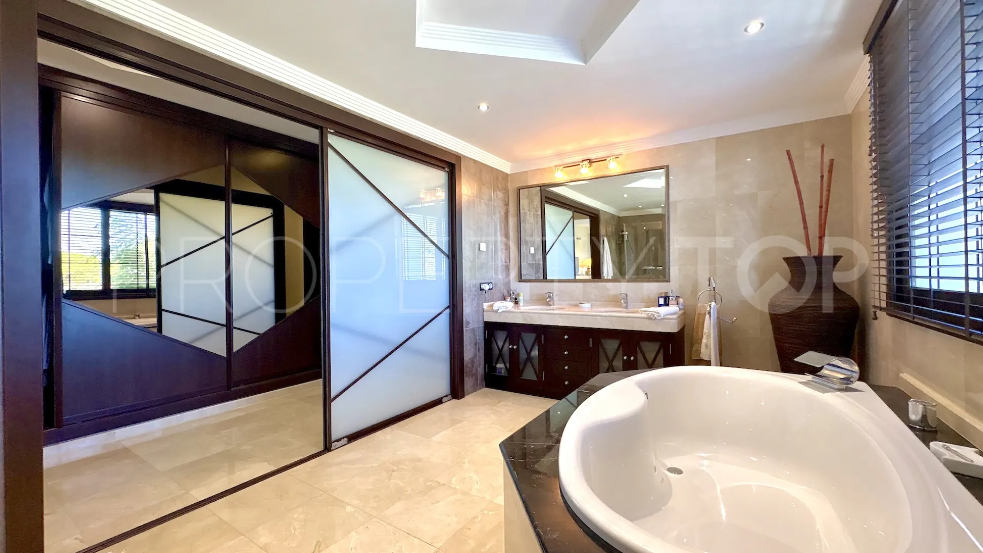 Se vende villa de 4 dormitorios en La Cala Golf Resort