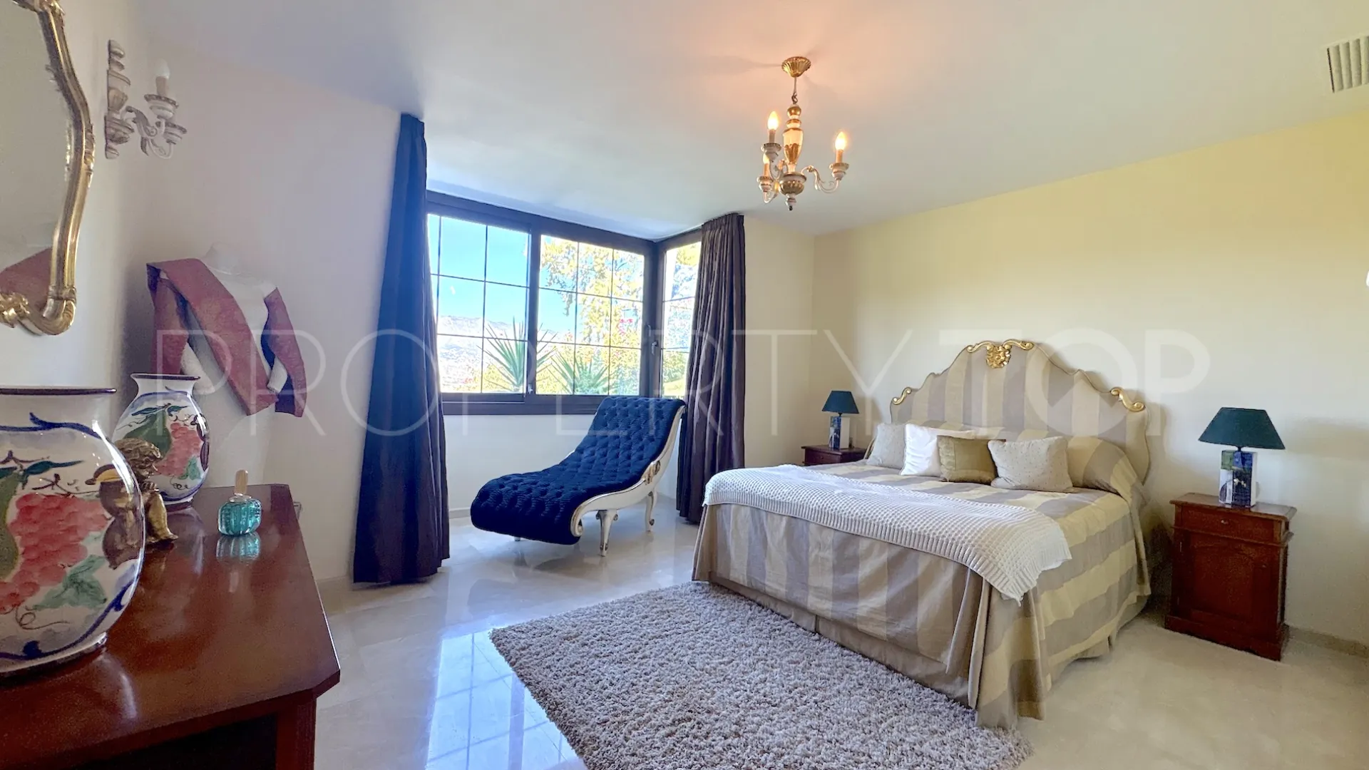 Se vende villa de 4 dormitorios en La Cala Golf Resort