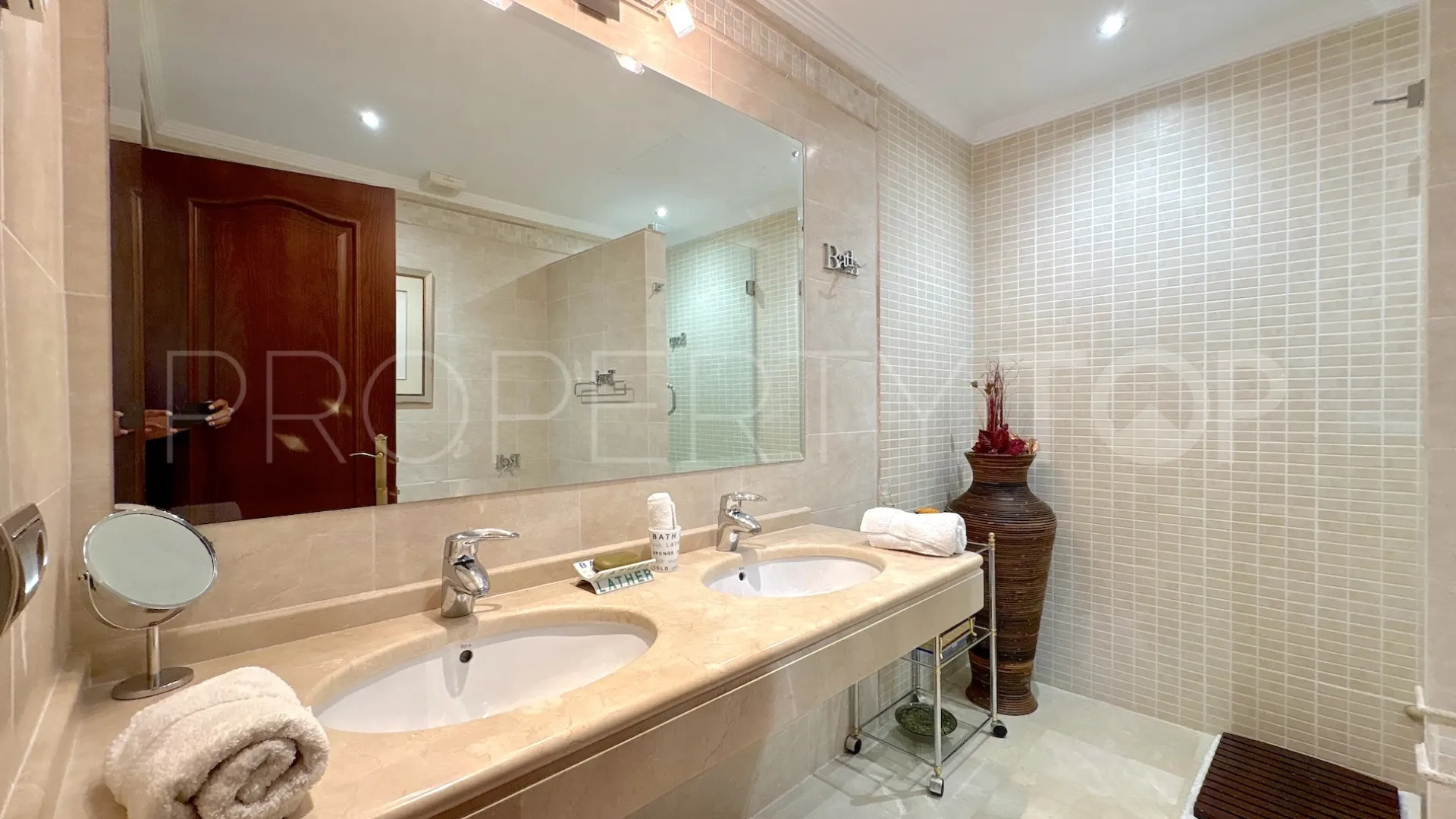 Se vende villa de 4 dormitorios en La Cala Golf Resort