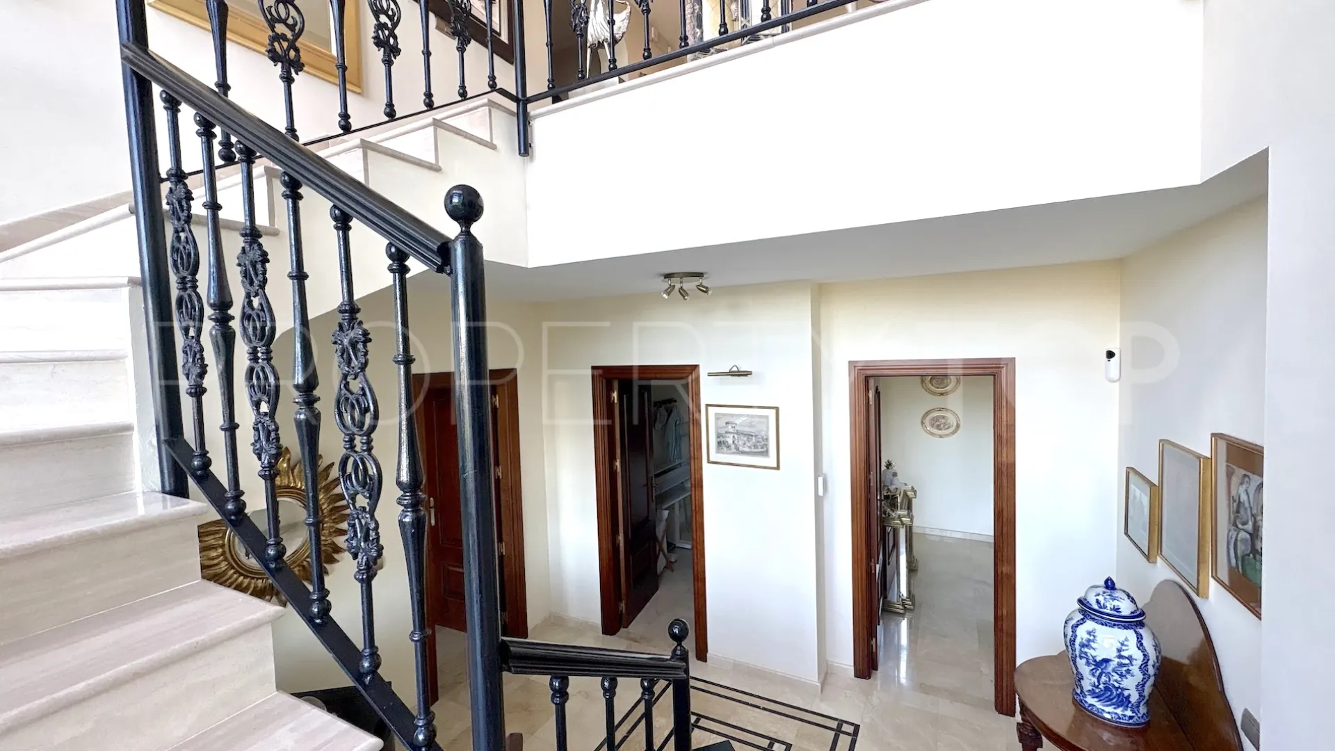 Se vende villa de 4 dormitorios en La Cala Golf Resort