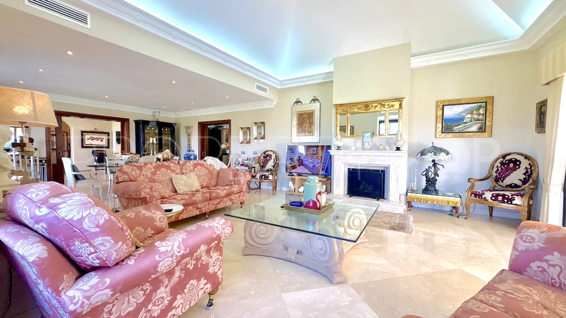 Se vende villa de 4 dormitorios en La Cala Golf Resort