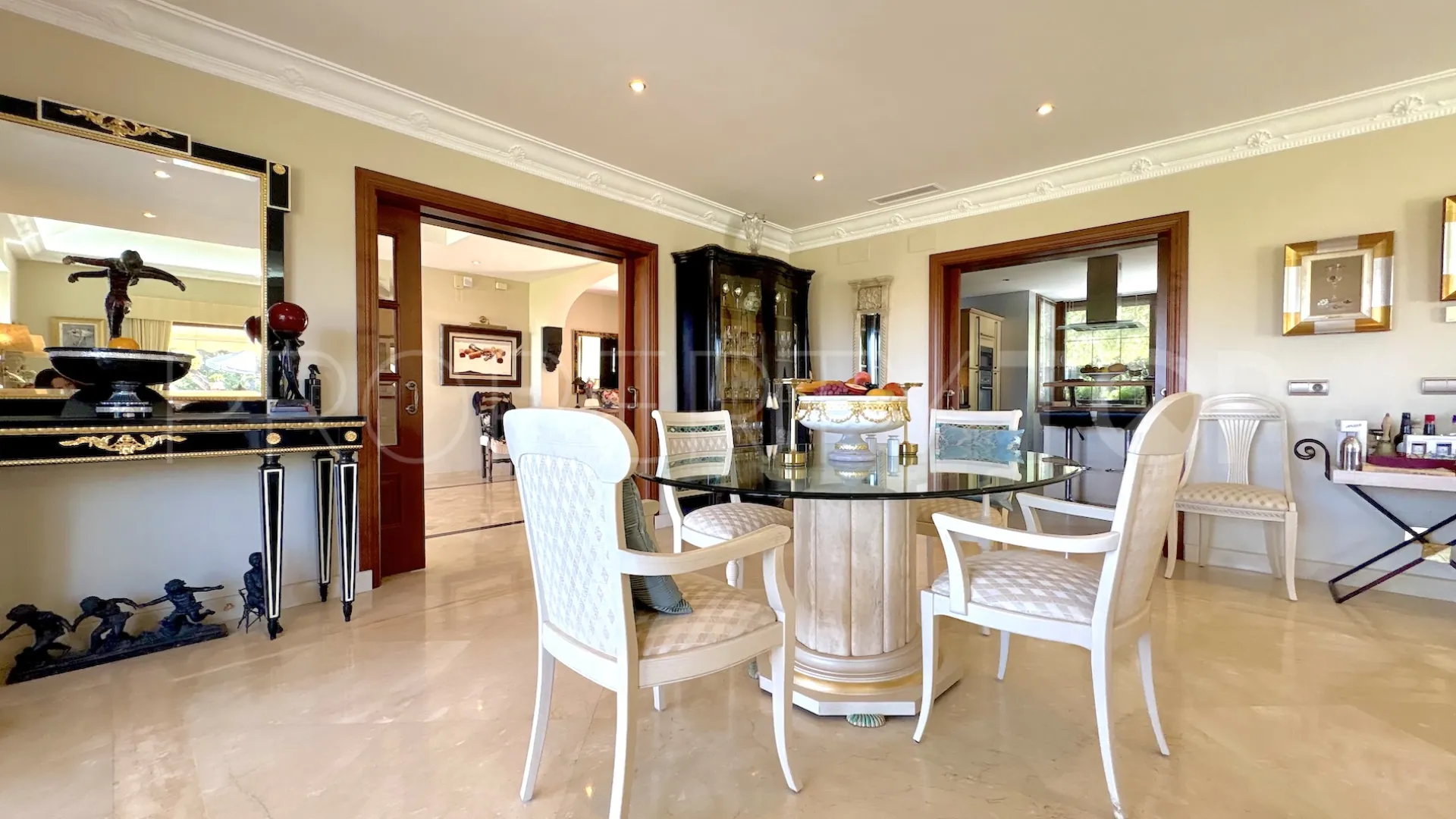 Se vende villa de 4 dormitorios en La Cala Golf Resort
