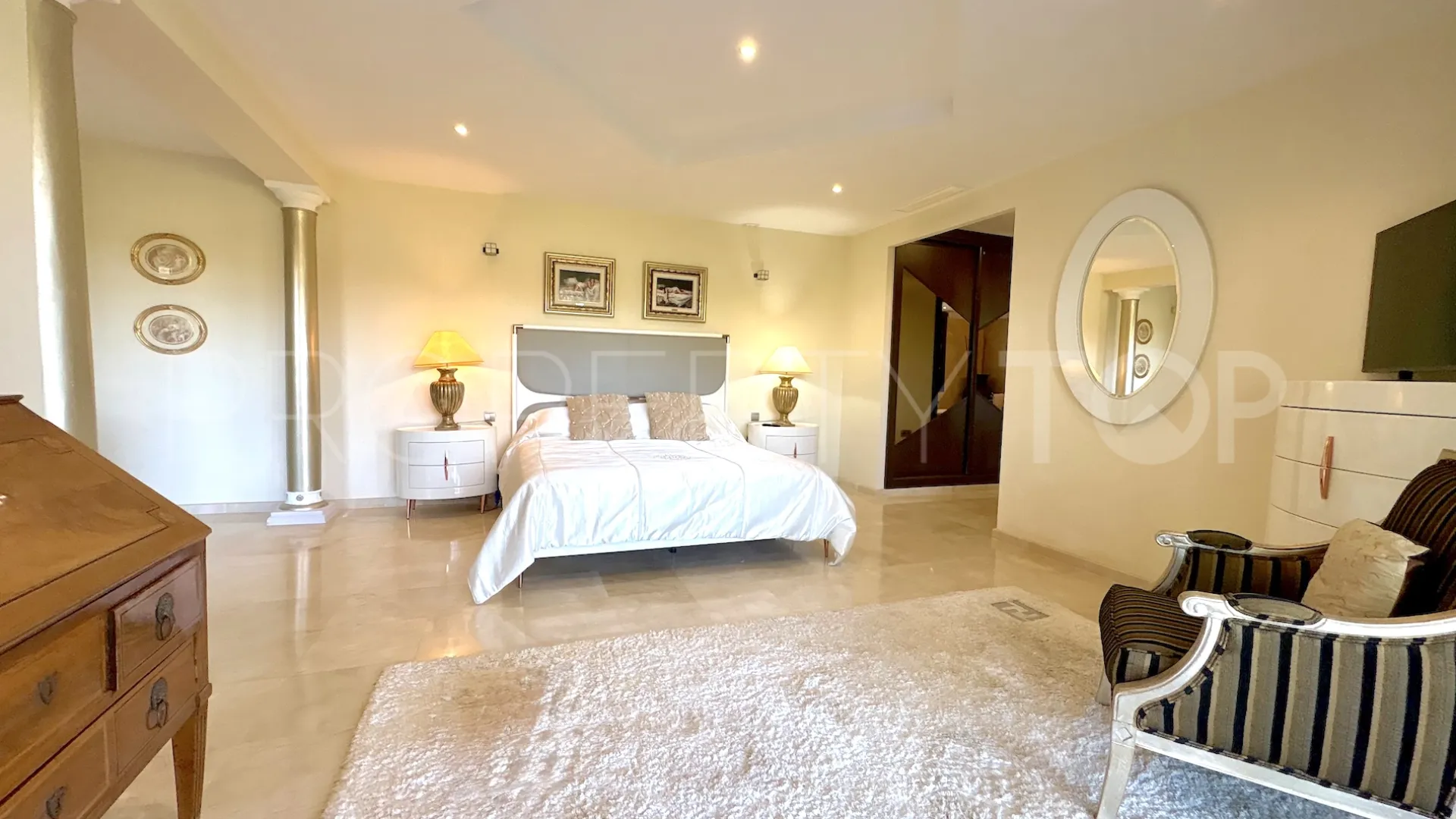 Se vende villa de 4 dormitorios en La Cala Golf Resort