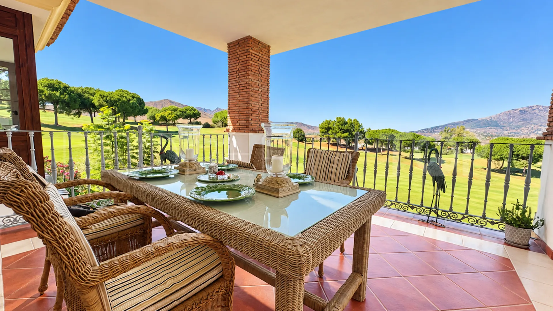 Se vende villa de 4 dormitorios en La Cala Golf Resort