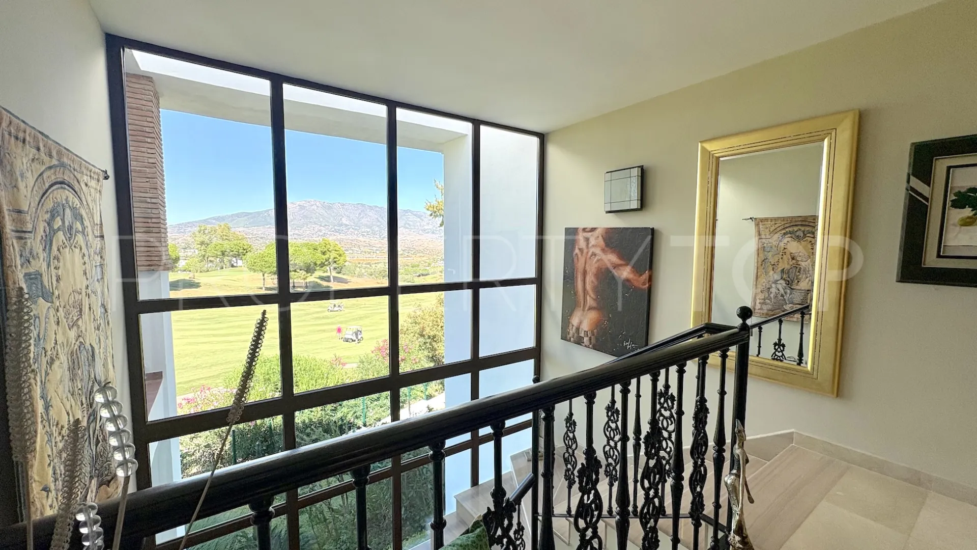 Se vende villa de 4 dormitorios en La Cala Golf Resort