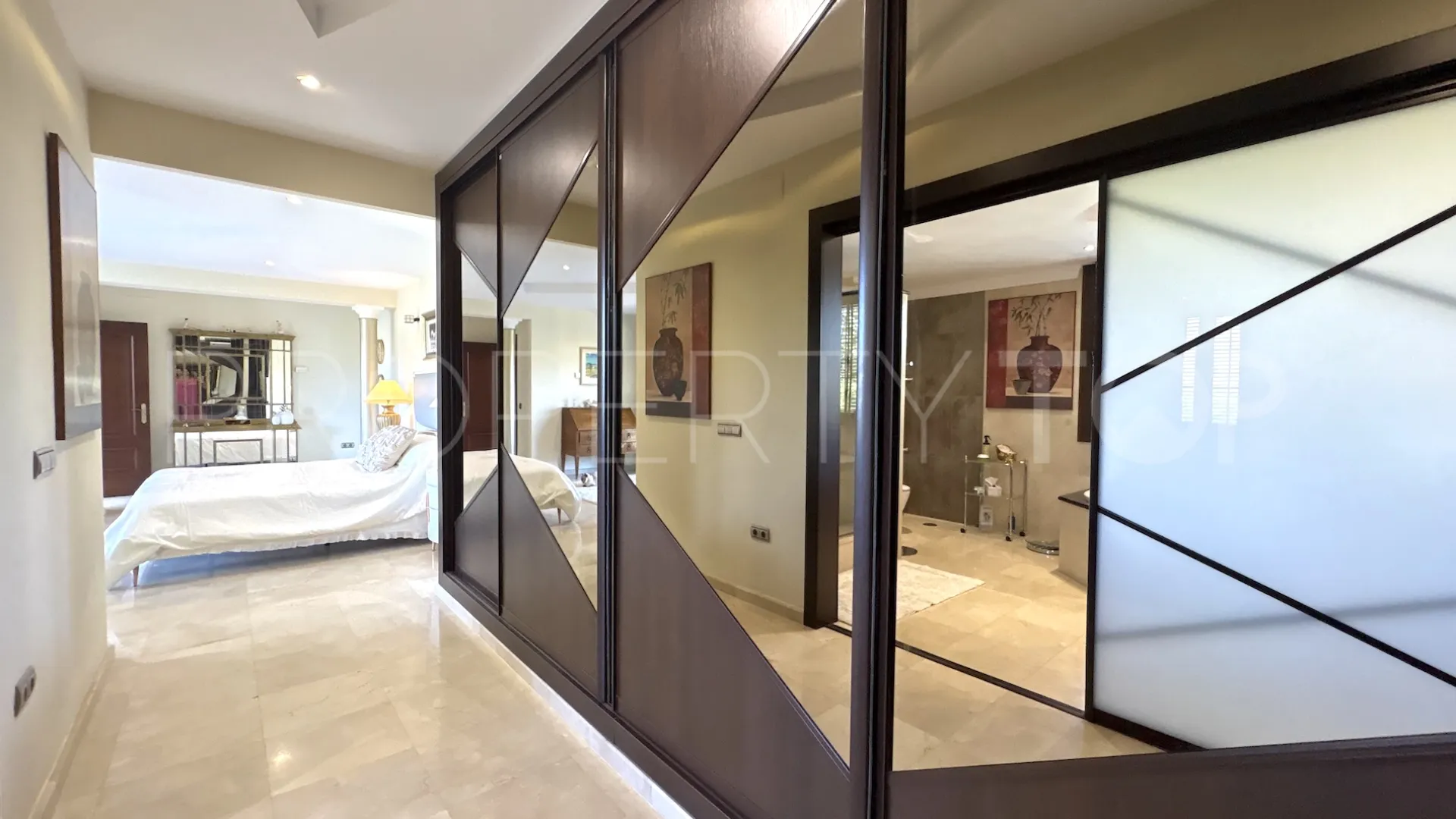 Se vende villa de 4 dormitorios en La Cala Golf Resort