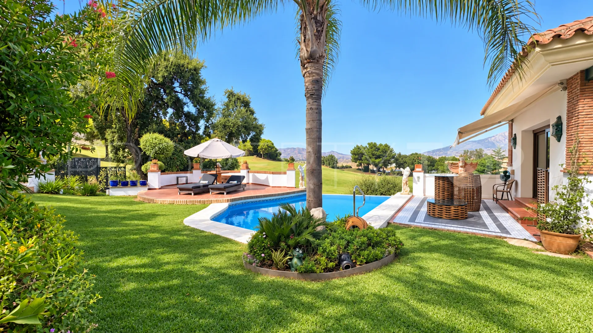Se vende villa de 4 dormitorios en La Cala Golf Resort