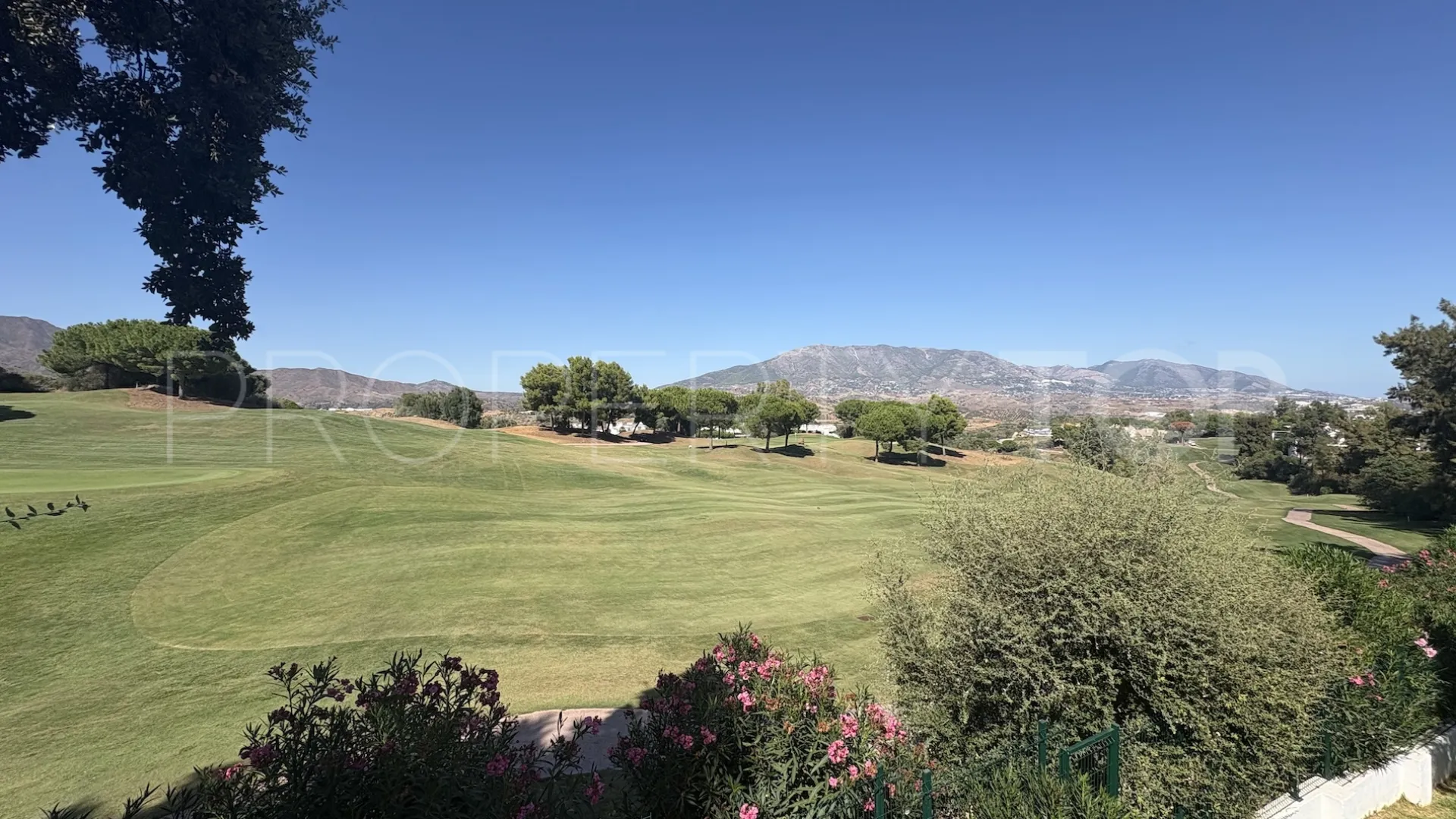 Se vende villa de 4 dormitorios en La Cala Golf Resort