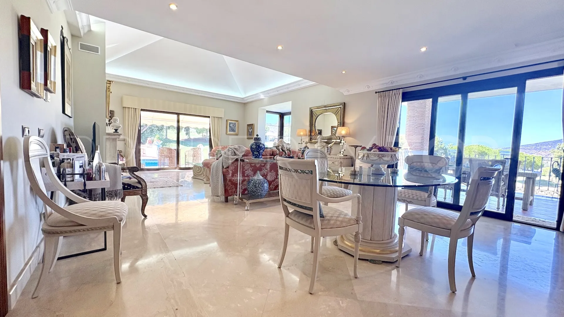 Se vende villa de 4 dormitorios en La Cala Golf Resort