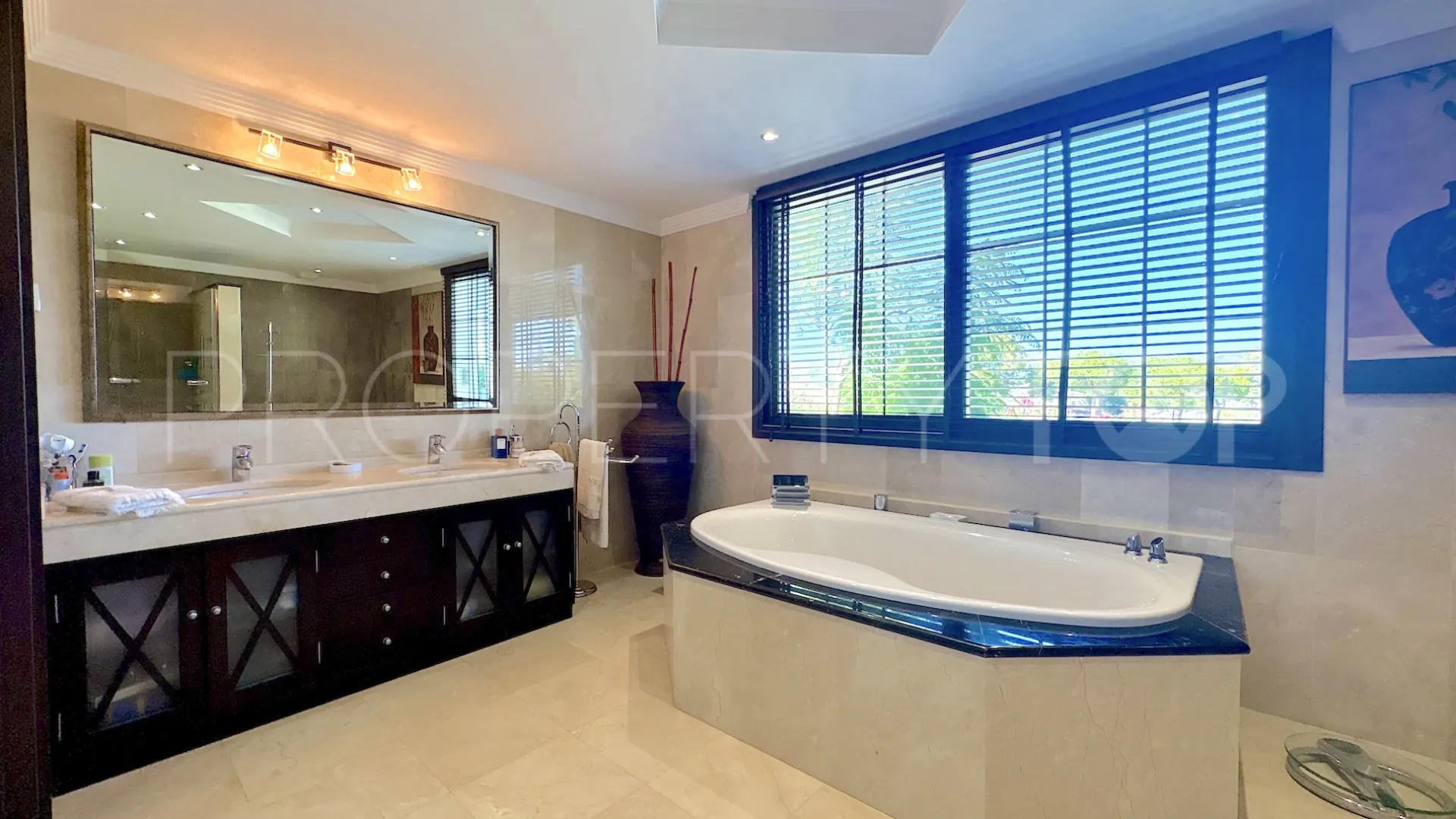 Se vende villa de 4 dormitorios en La Cala Golf Resort