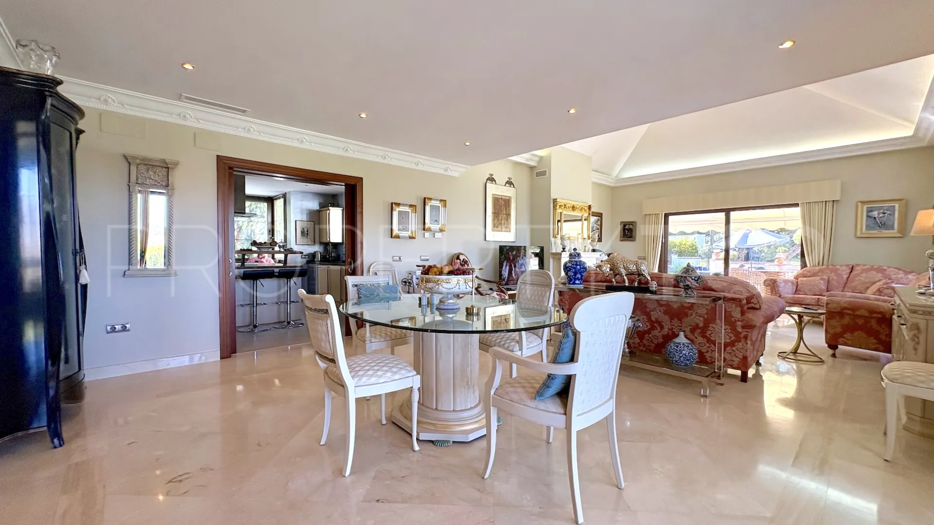 Se vende villa de 4 dormitorios en La Cala Golf Resort