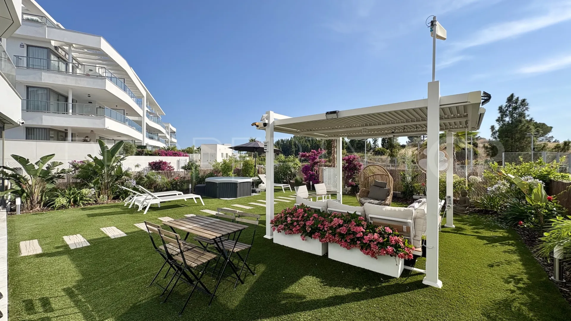 Ground floor apartment for sale in El Chaparral