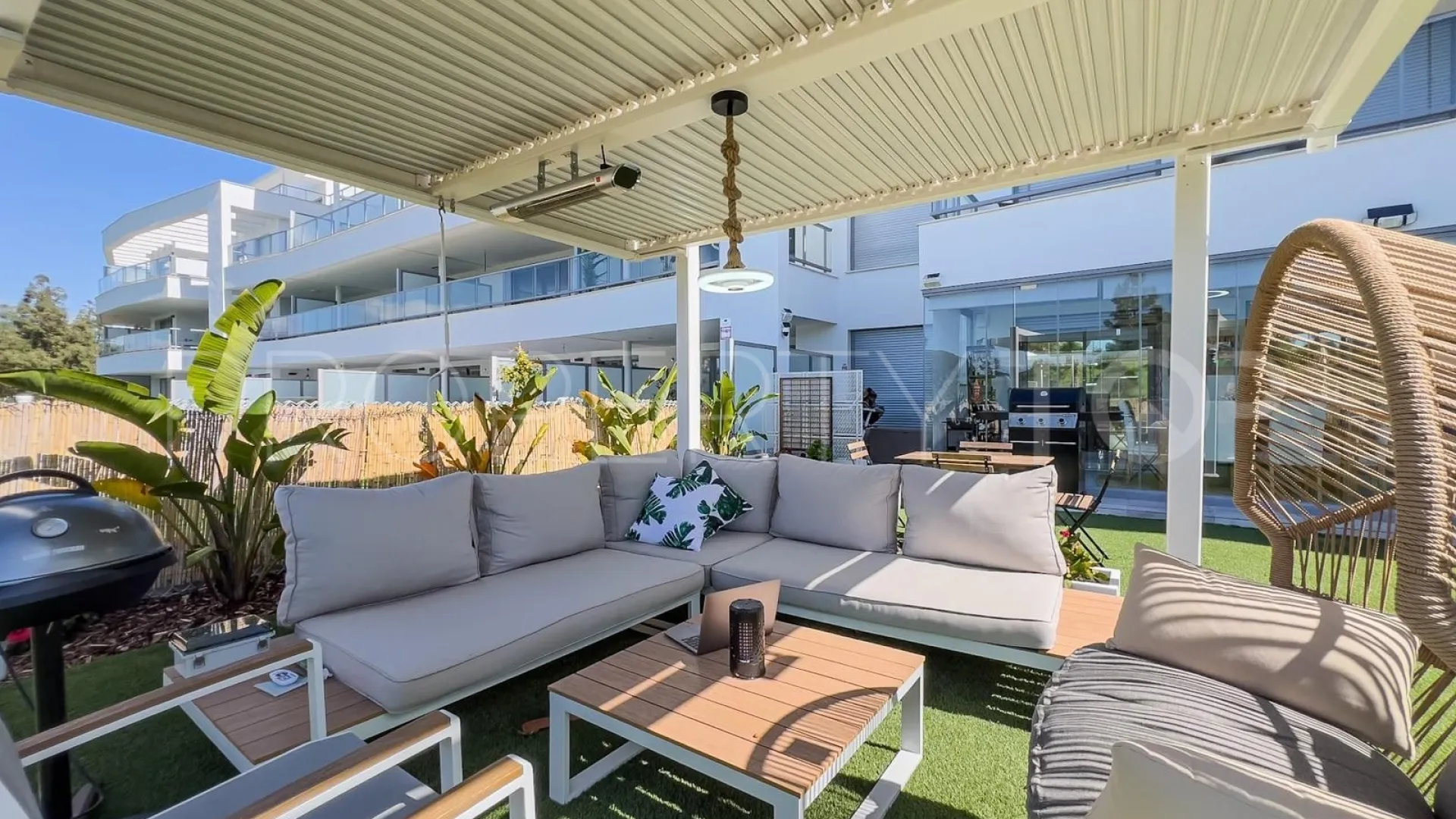 Ground floor apartment for sale in El Chaparral