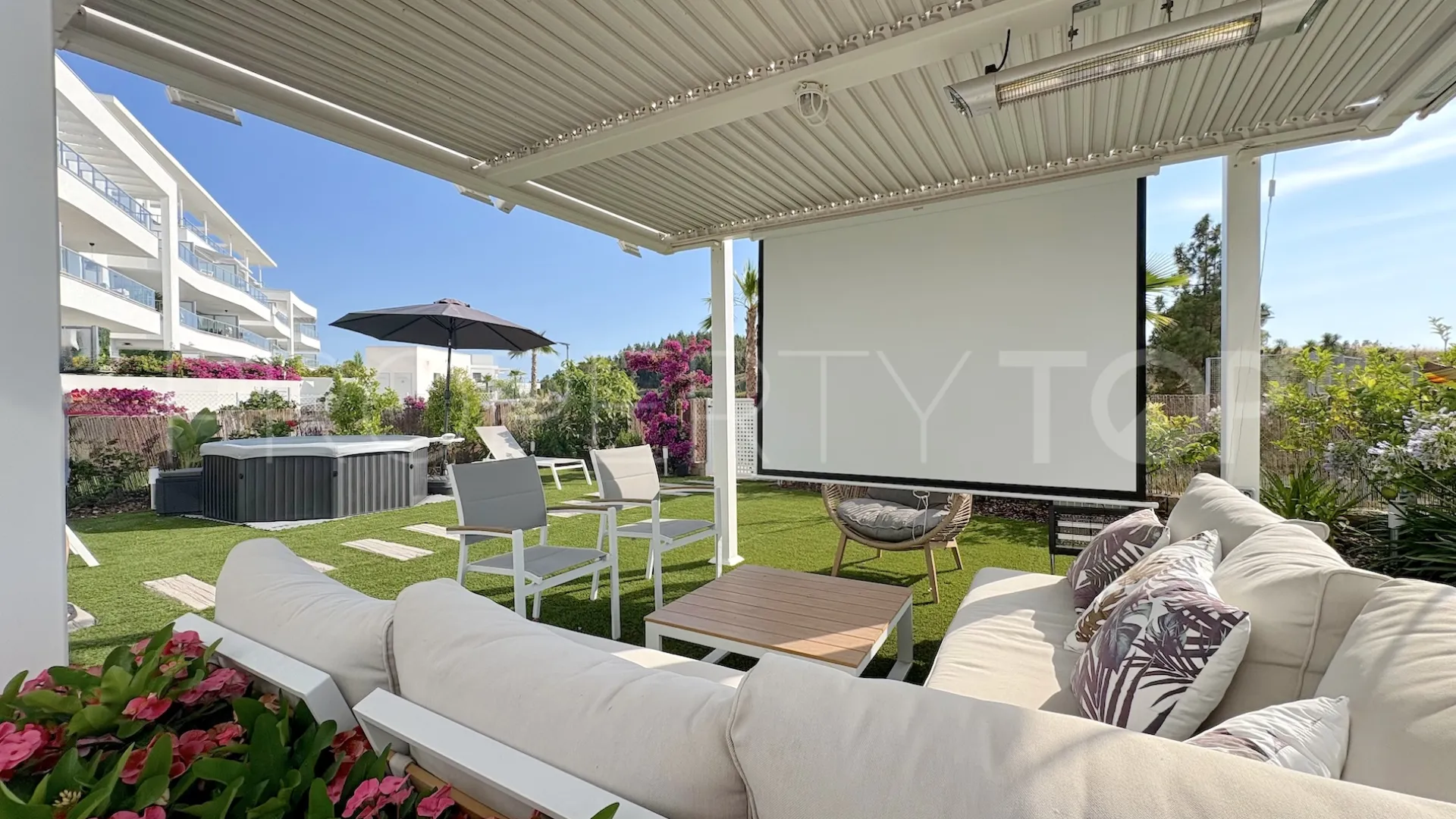 Ground floor apartment for sale in El Chaparral