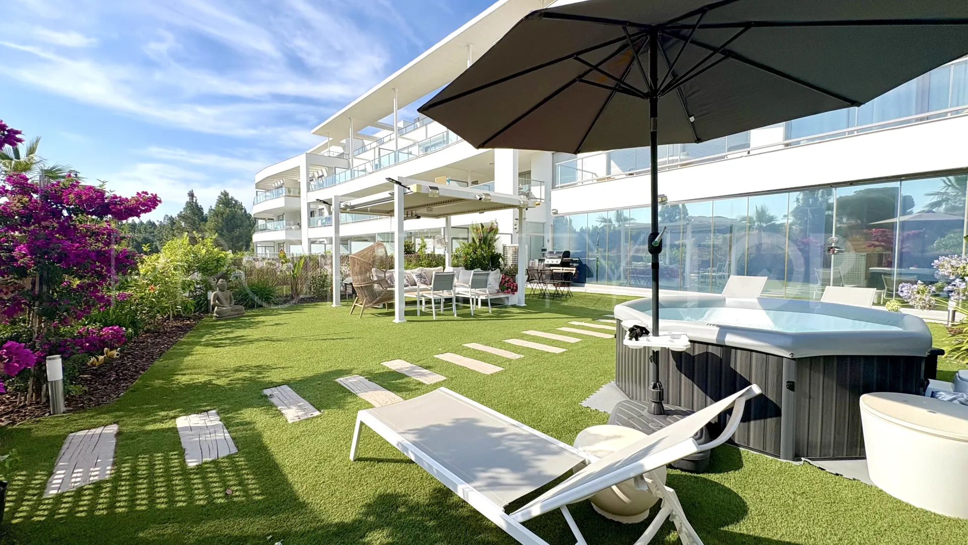 Ground floor apartment for sale in El Chaparral