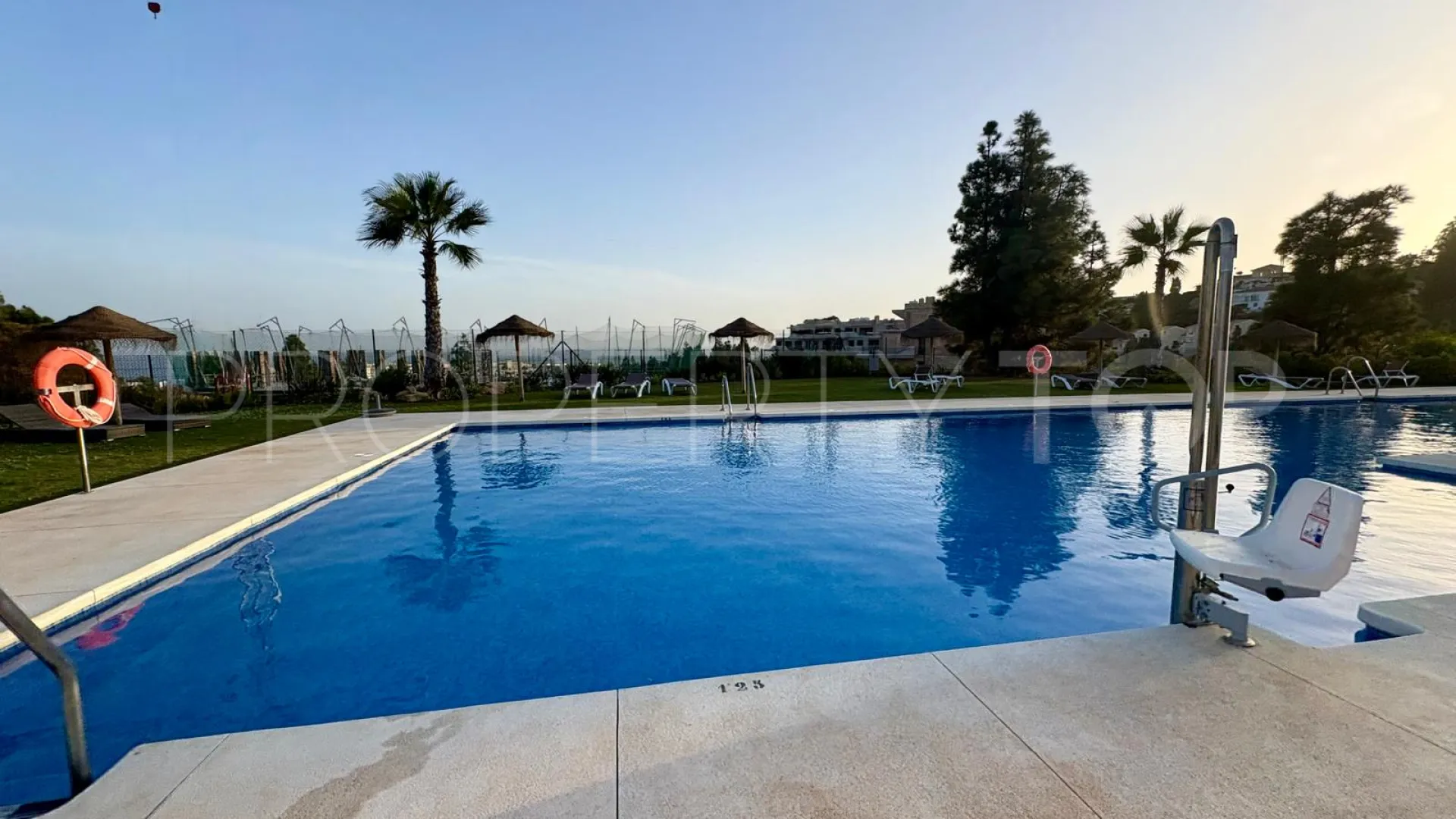 Ground floor apartment for sale in El Chaparral