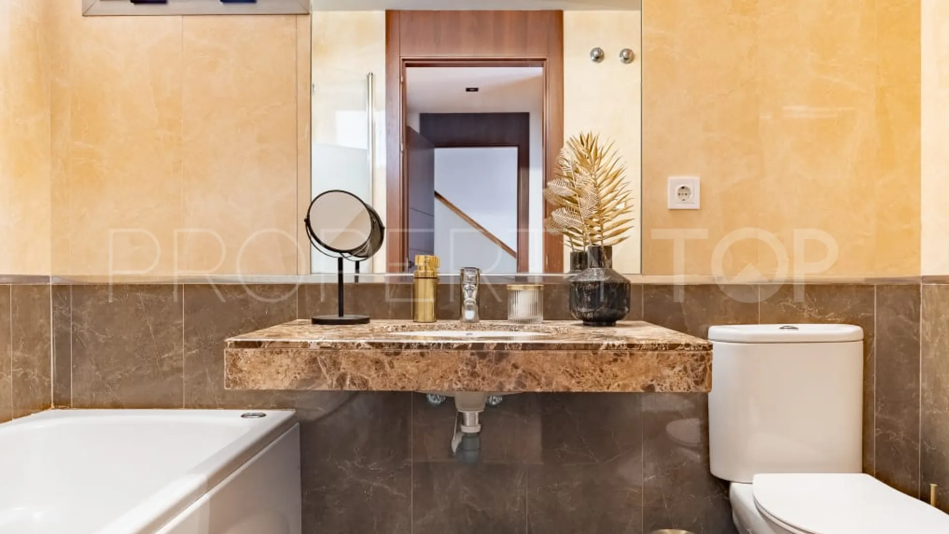 Duplex penthouse for sale in Cala de Mijas with 3 bedrooms