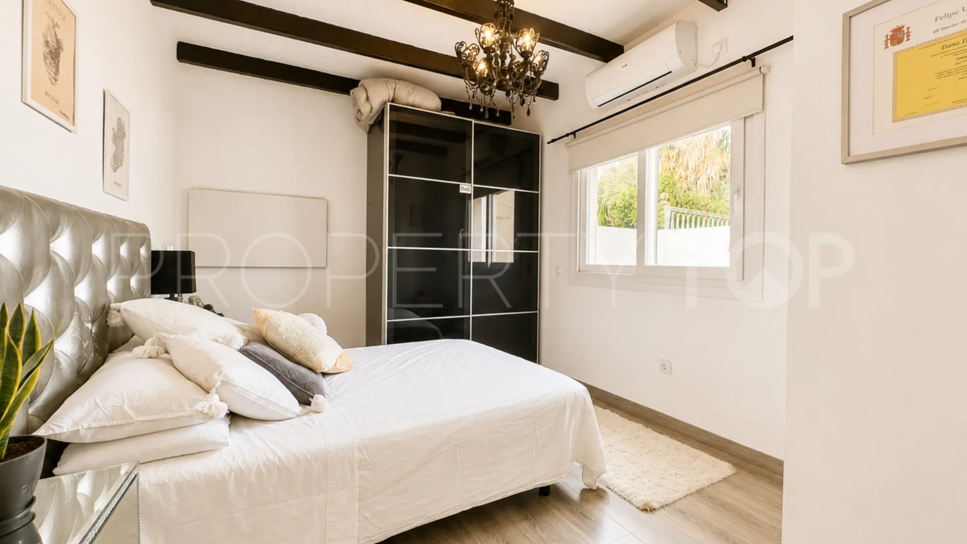 Las Farolas 6 bedrooms house for sale
