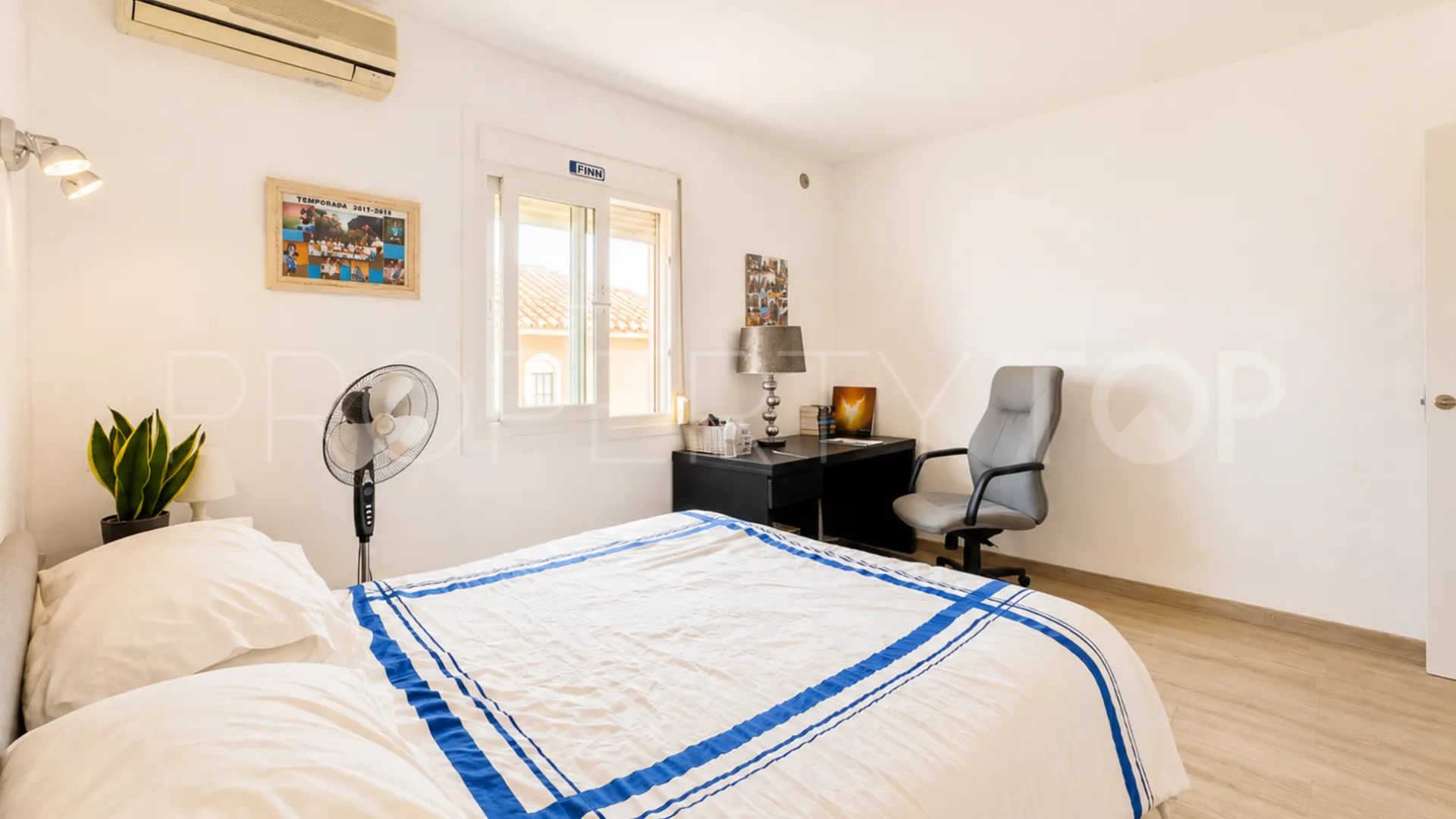 Las Farolas 6 bedrooms house for sale