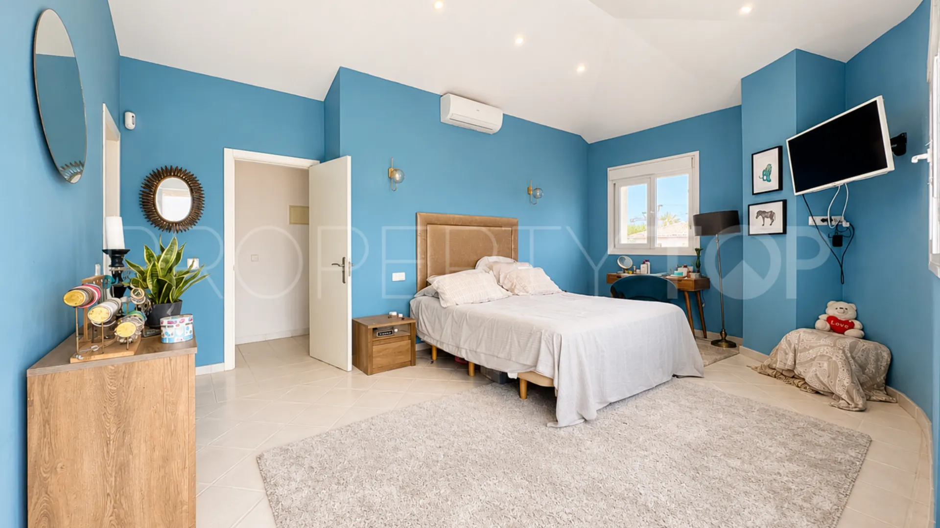 Las Farolas 6 bedrooms house for sale