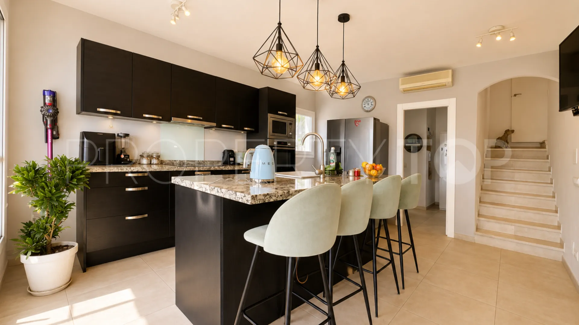 Las Farolas 6 bedrooms house for sale