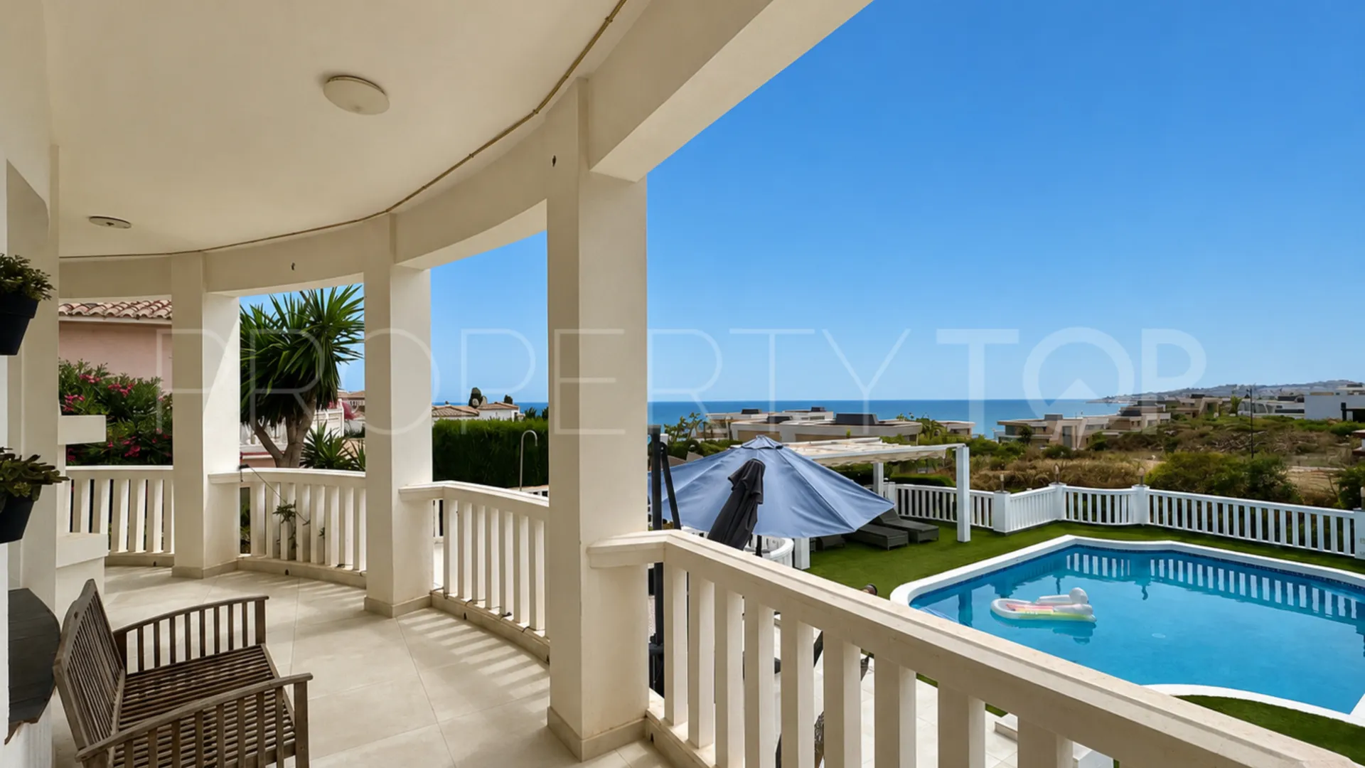 Las Farolas 6 bedrooms house for sale