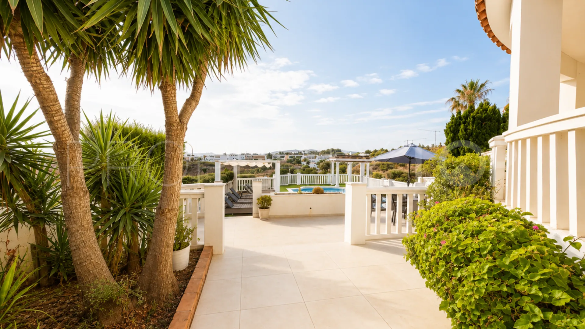 Las Farolas 6 bedrooms house for sale