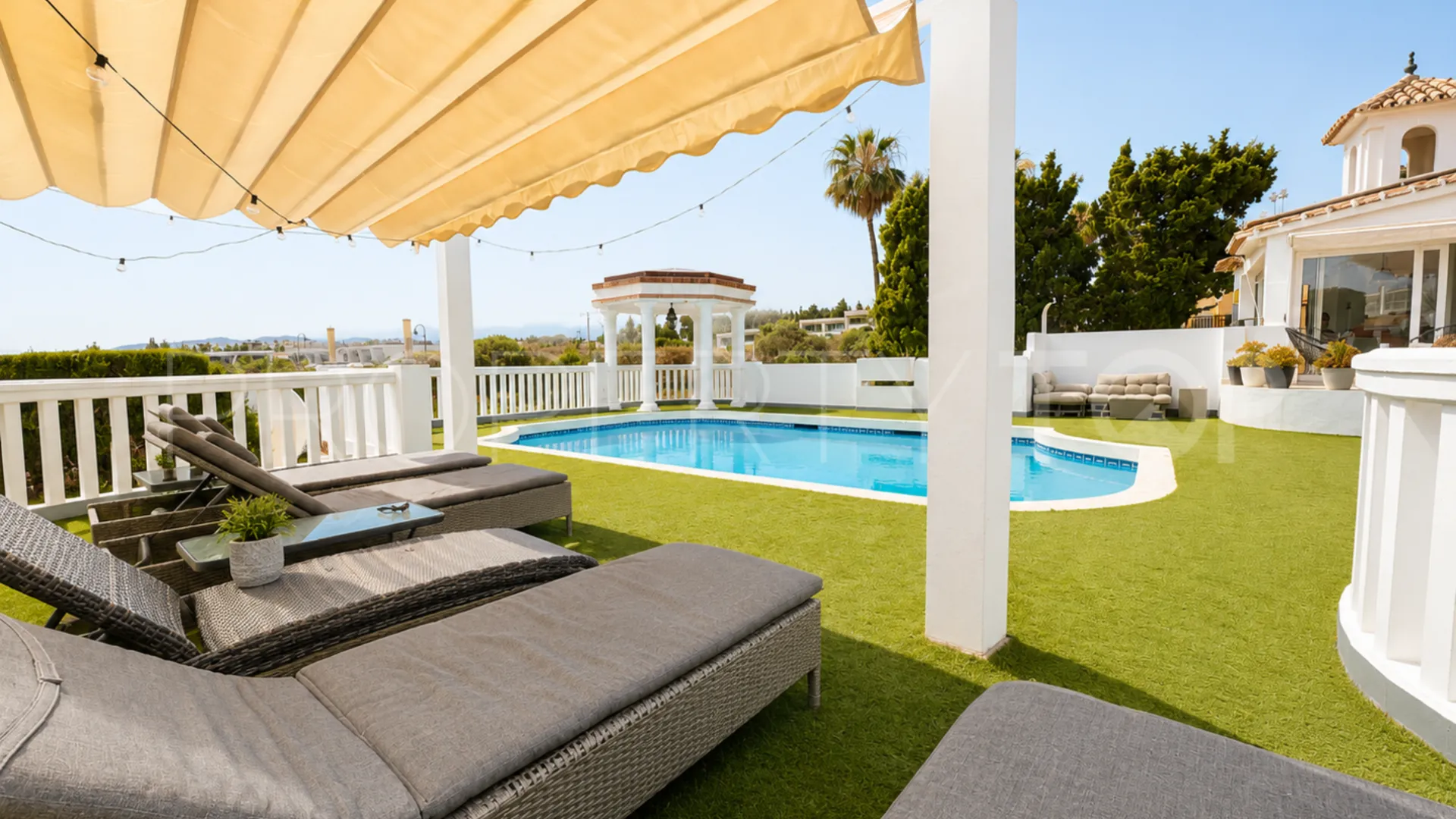Las Farolas 6 bedrooms house for sale